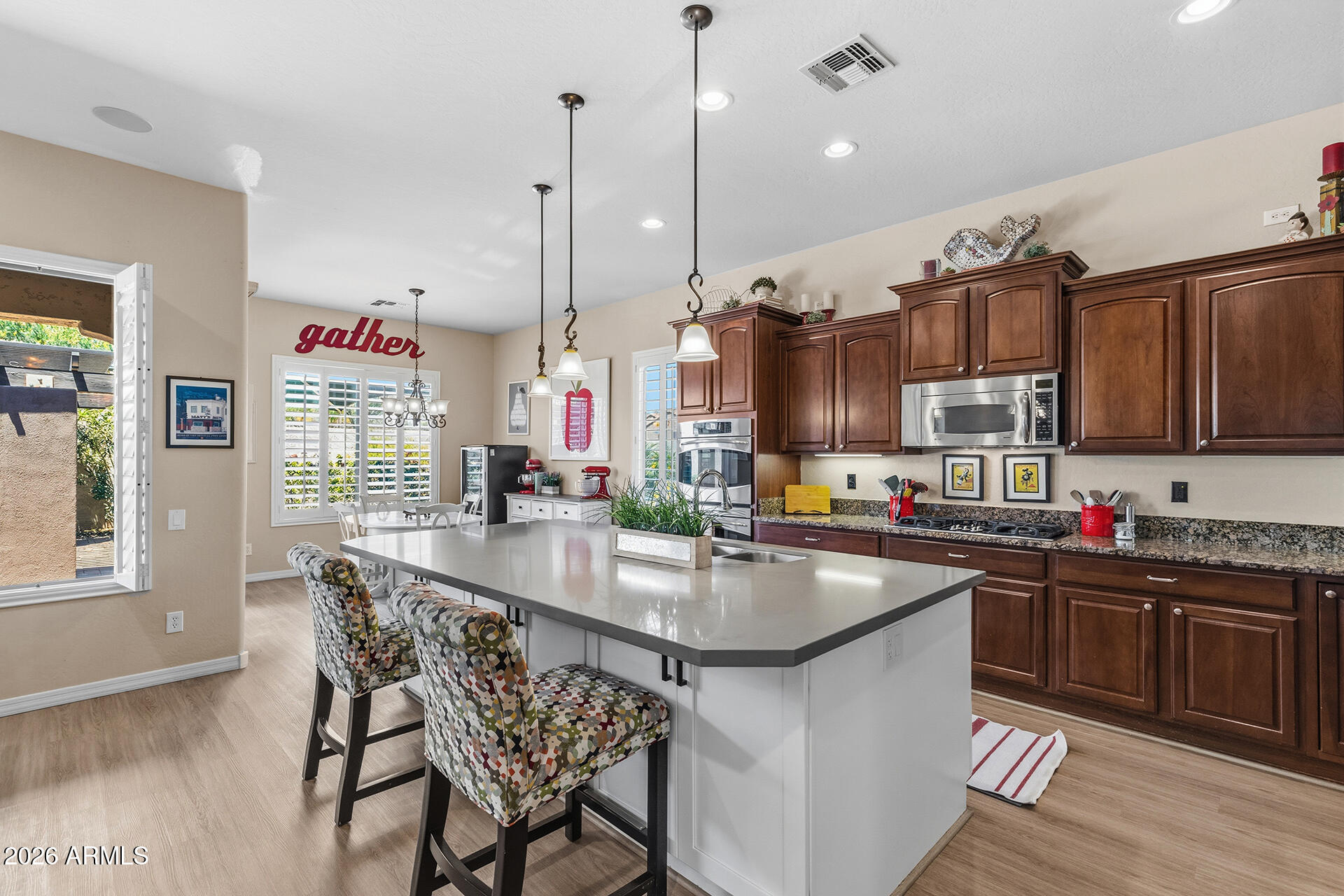 5530 W DESPERADO Way