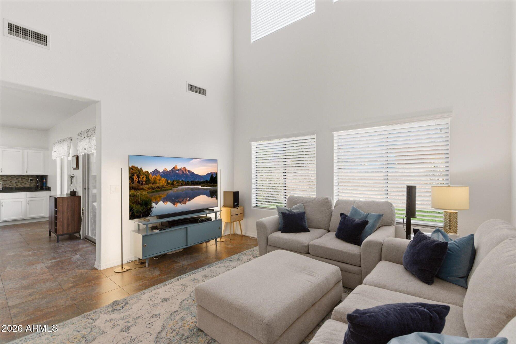 2518 W DESERT VISTA Trail