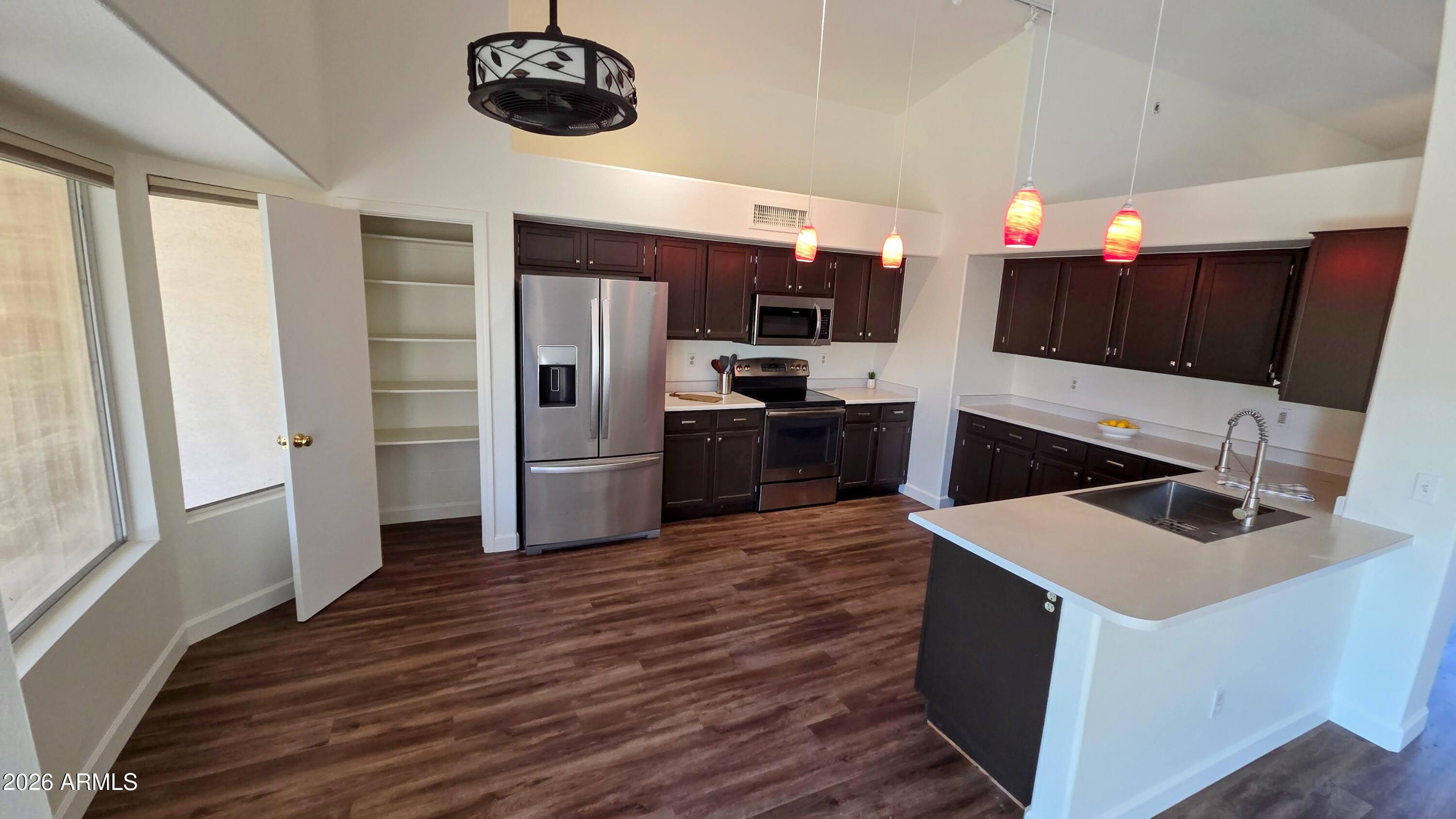 4315 E BAYWOOD Avenue