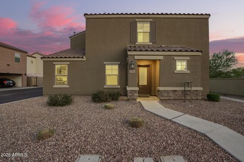 8253 W ILLINI Street Phoenix AZ 85043