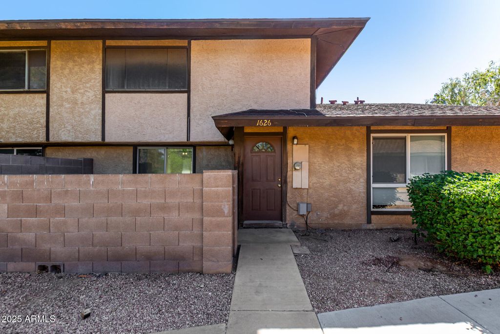 Photo of 1626 W Village Way, Tempe, AZ 85282 (MLS # 6931117)