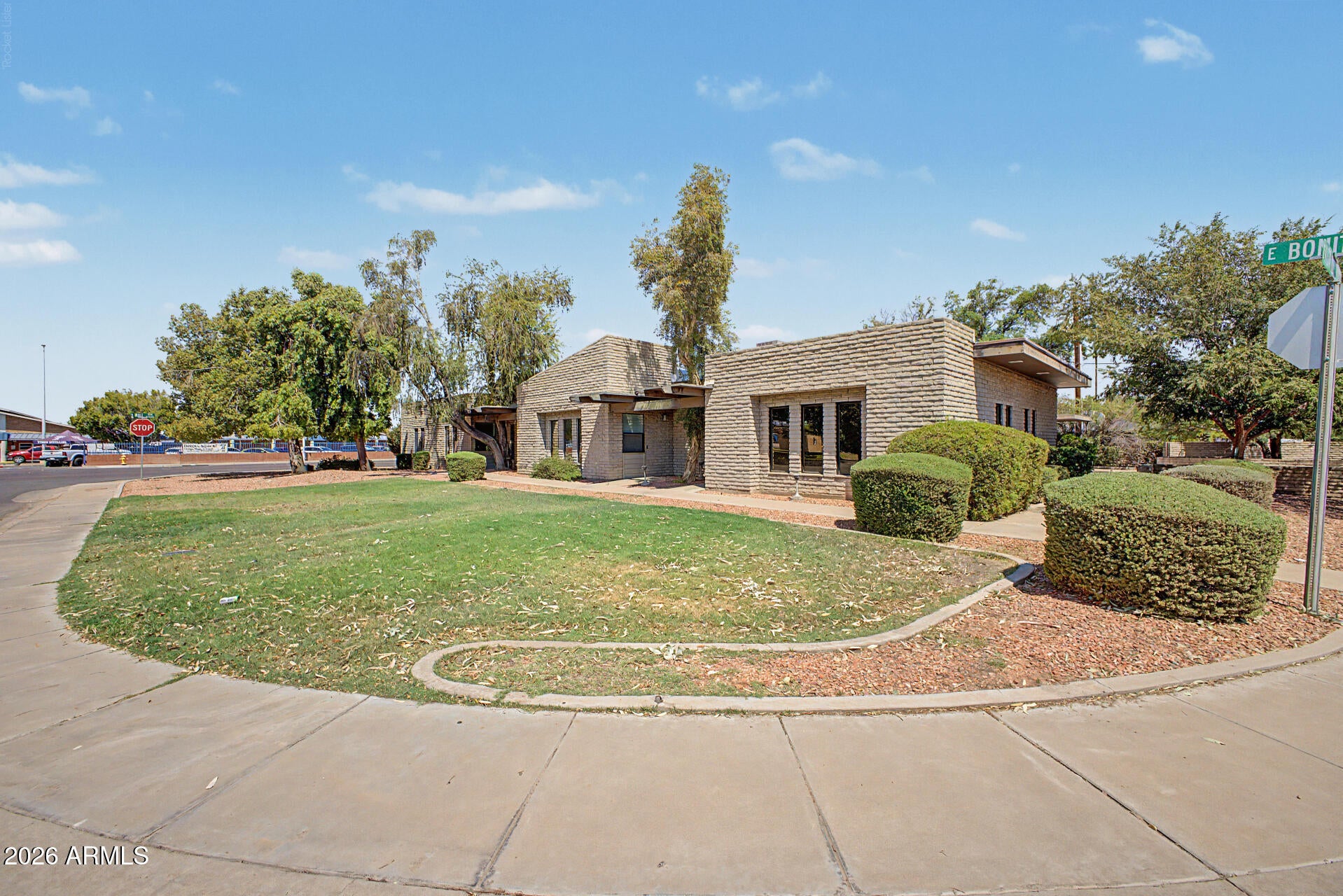 1701 S MILL Avenue