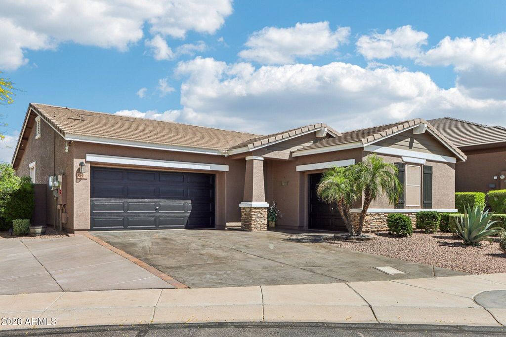 Photo of 9811 S 2nd Place, Phoenix, AZ 85042 (MLS # 7001234)