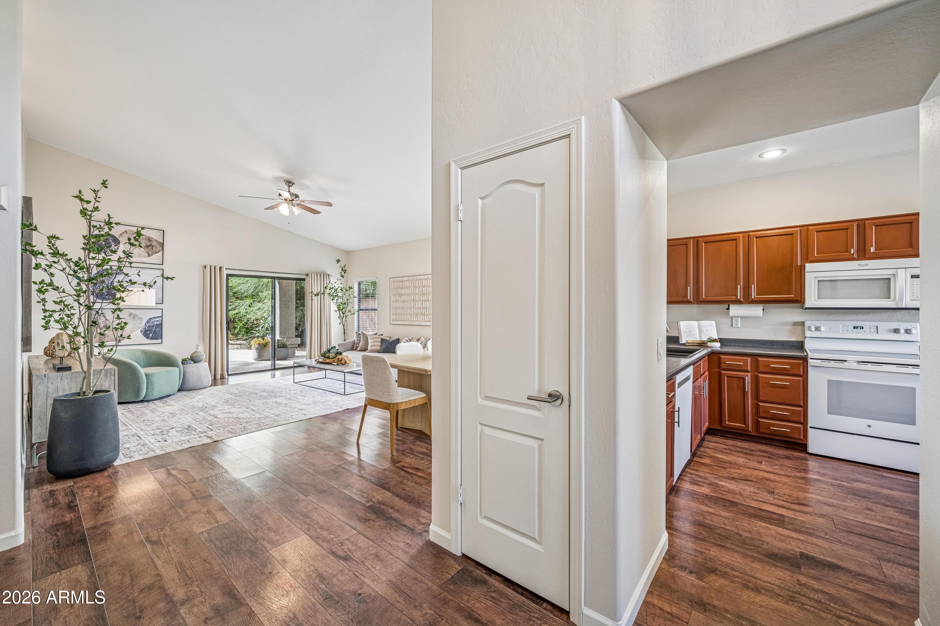 2141 W REDWOOD Drive