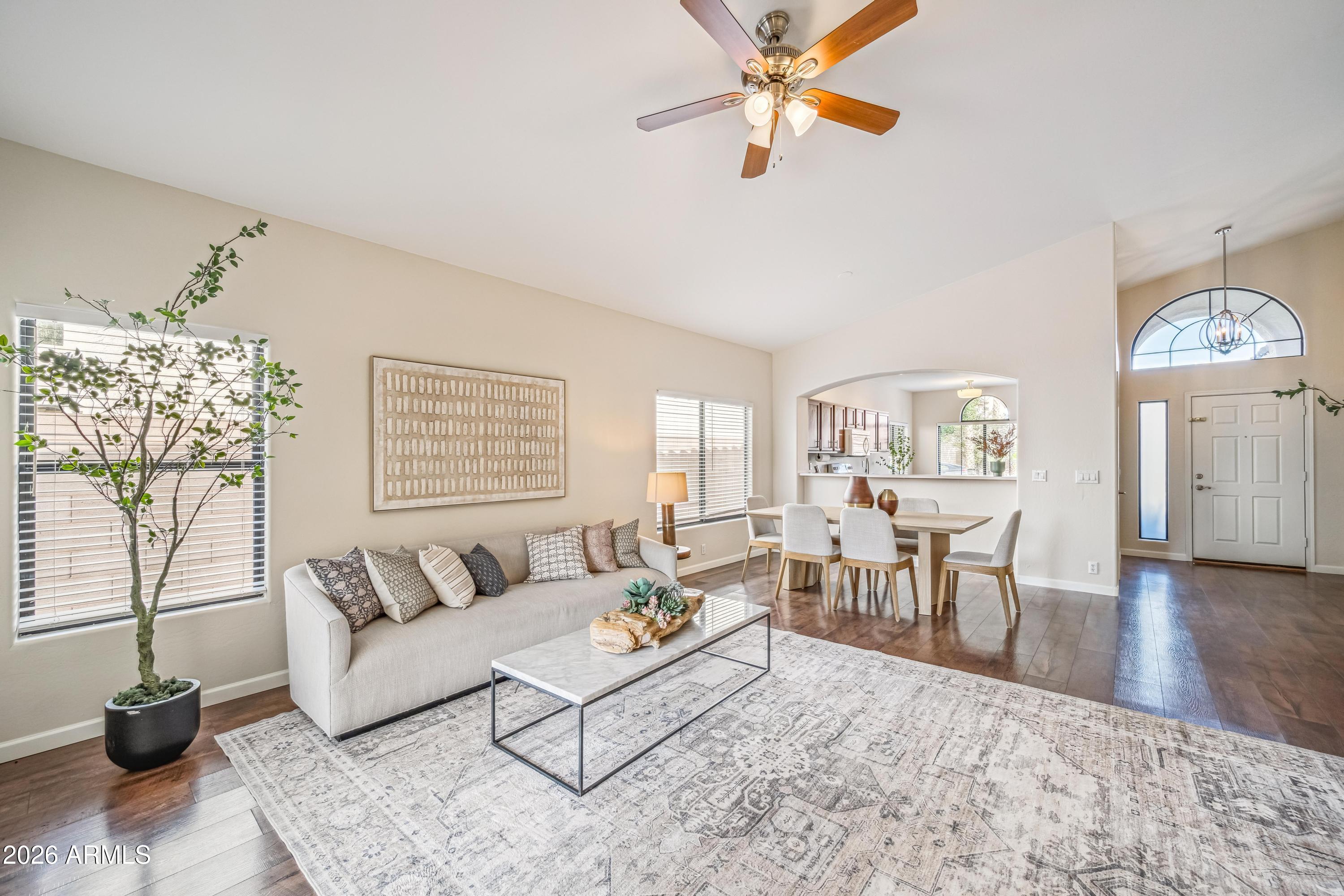 2141 W REDWOOD Drive