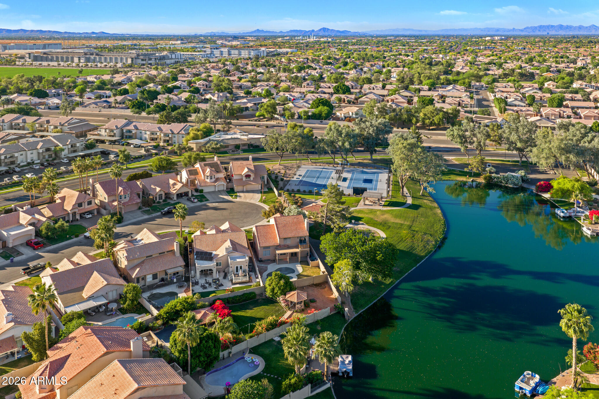 3025 S CASCADE Place