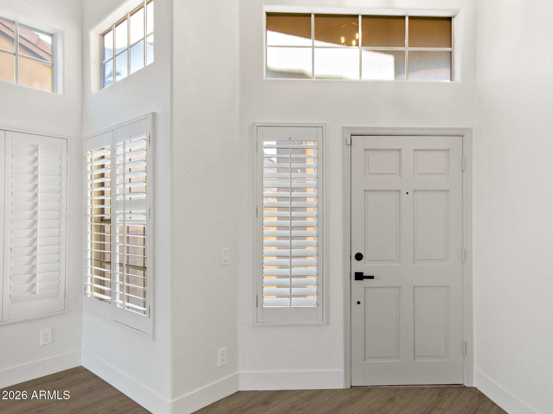 3025 S CASCADE Place