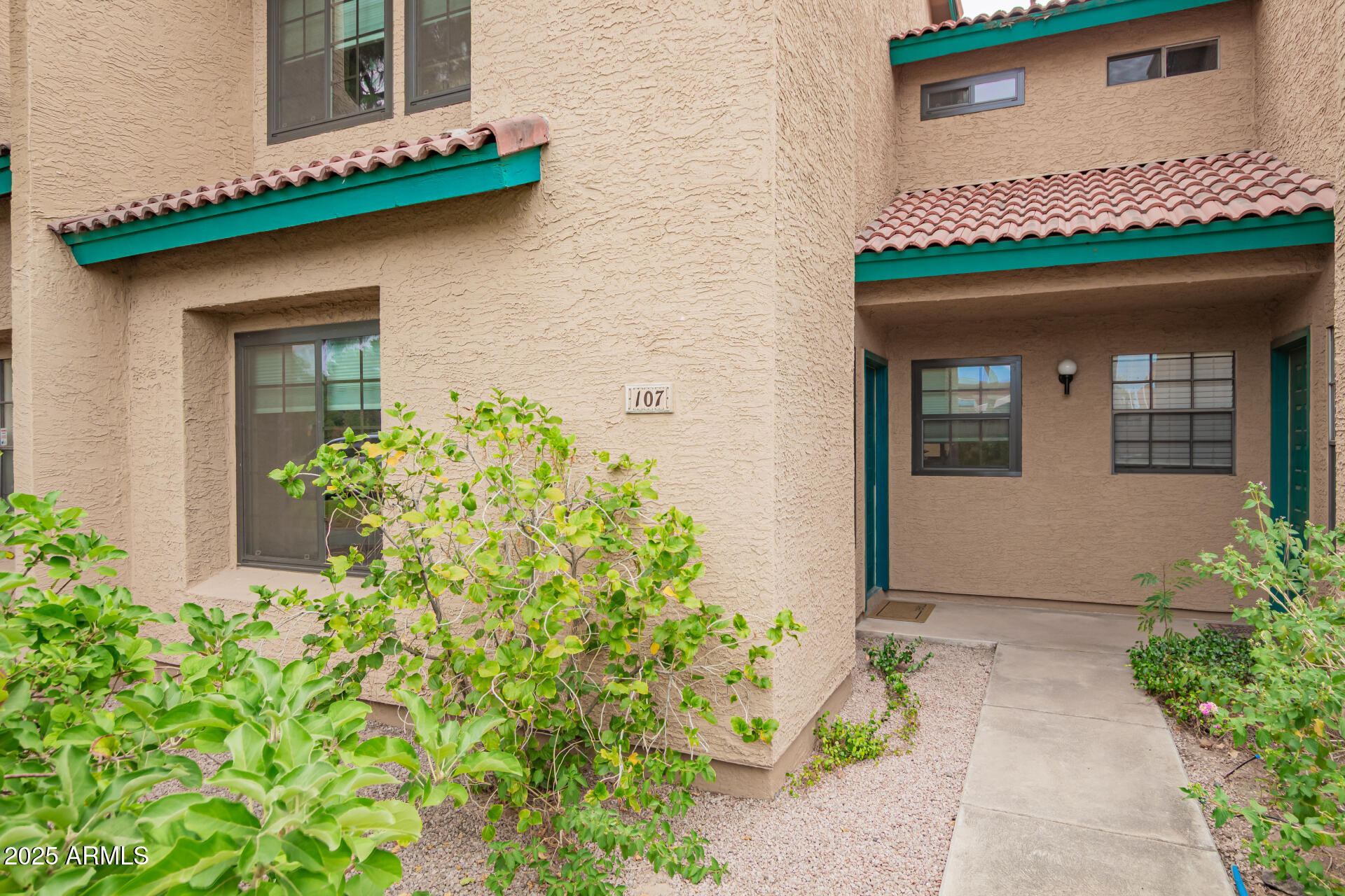 225 W 1ST Street 107