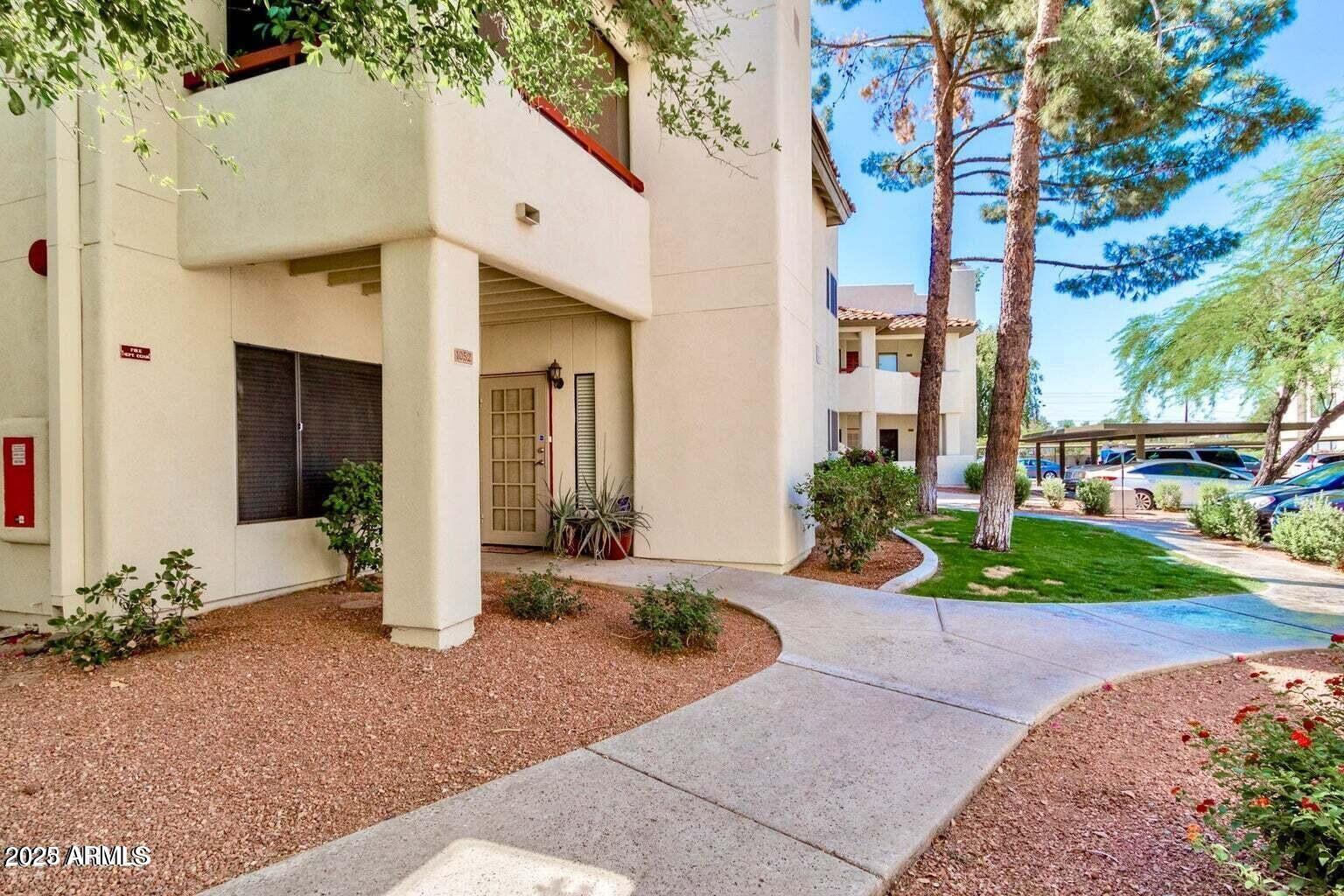 750 E NORTHERN Avenue 1052