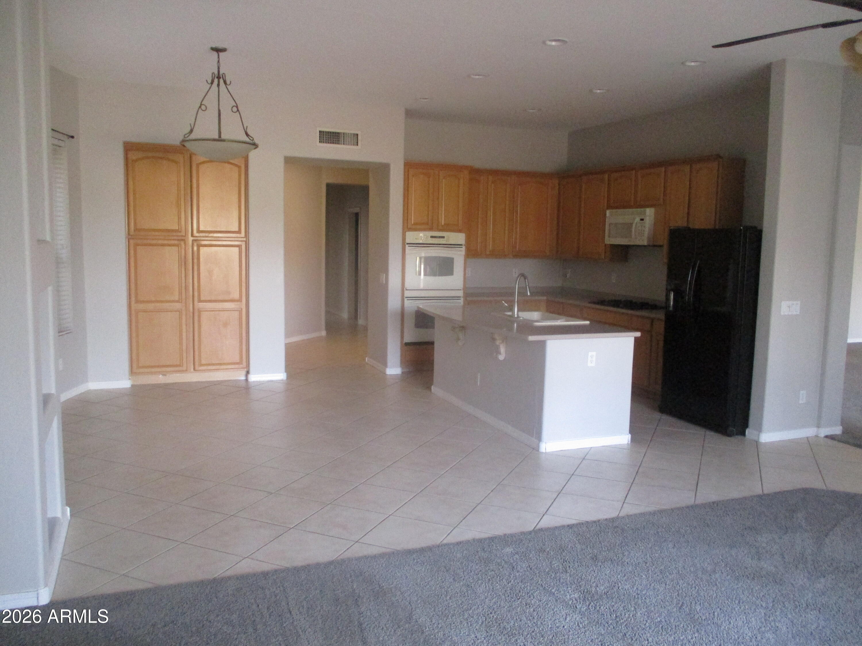 2926 W EASTMAN Drive