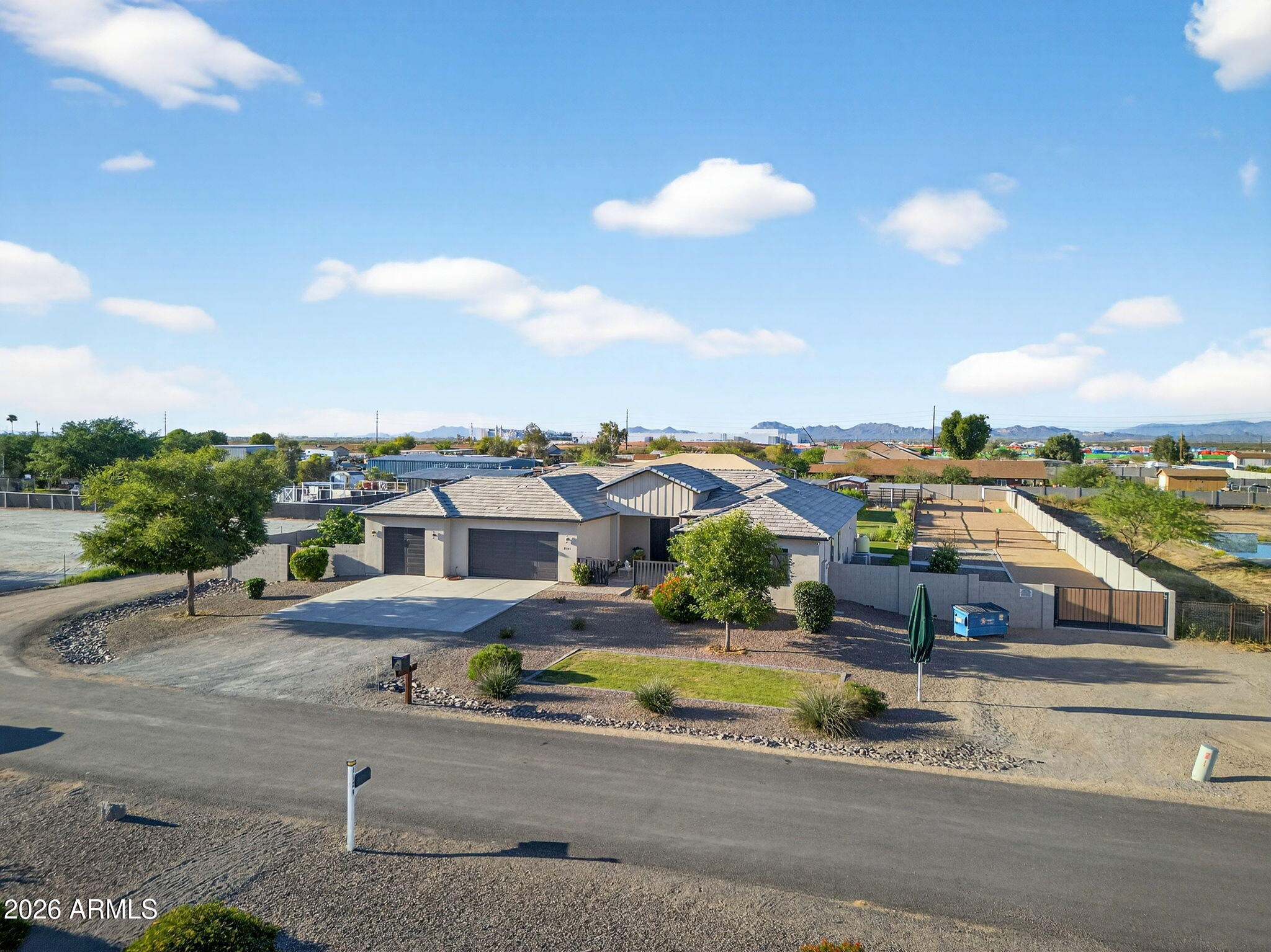 1124 E LOVELAND Lane