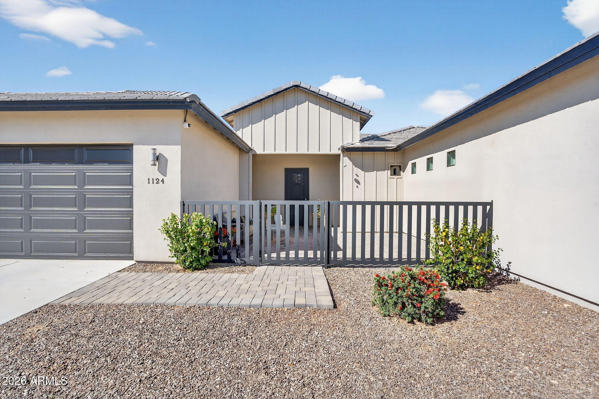 1124 E LOVELAND Lane