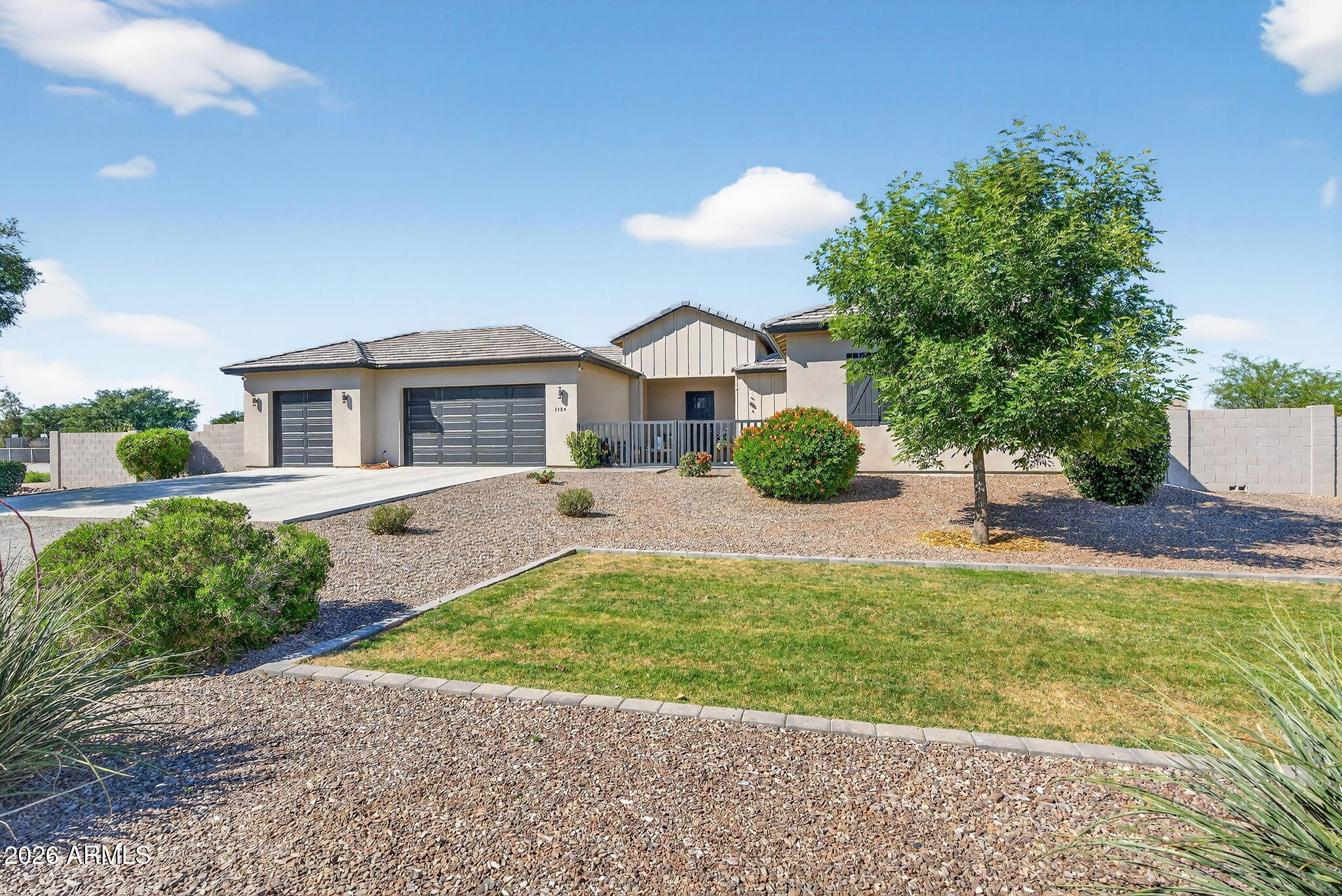 1124 E LOVELAND Lane