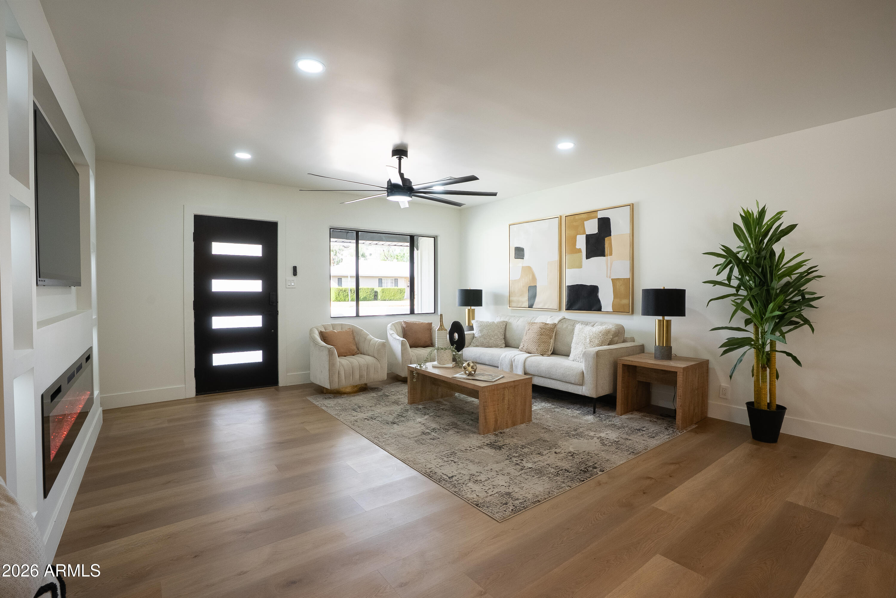 2623 E PIERSON Street