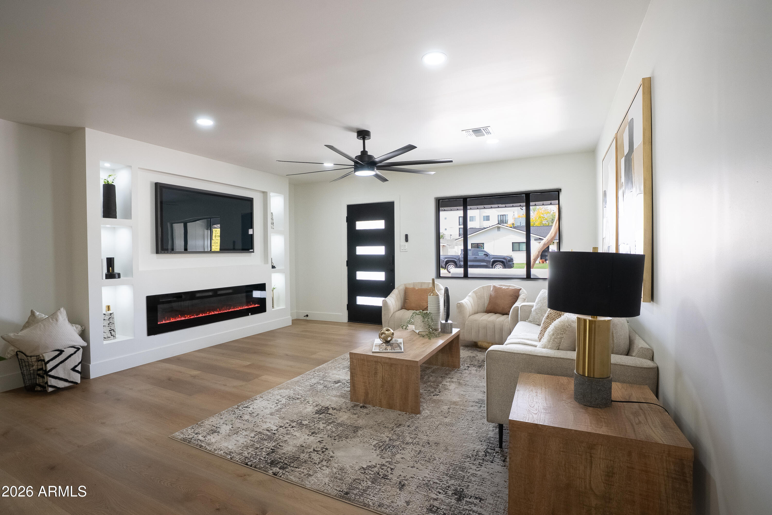 2623 E PIERSON Street