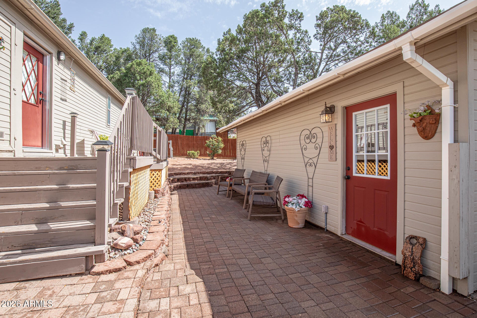 2001 N MURCHISON Circle