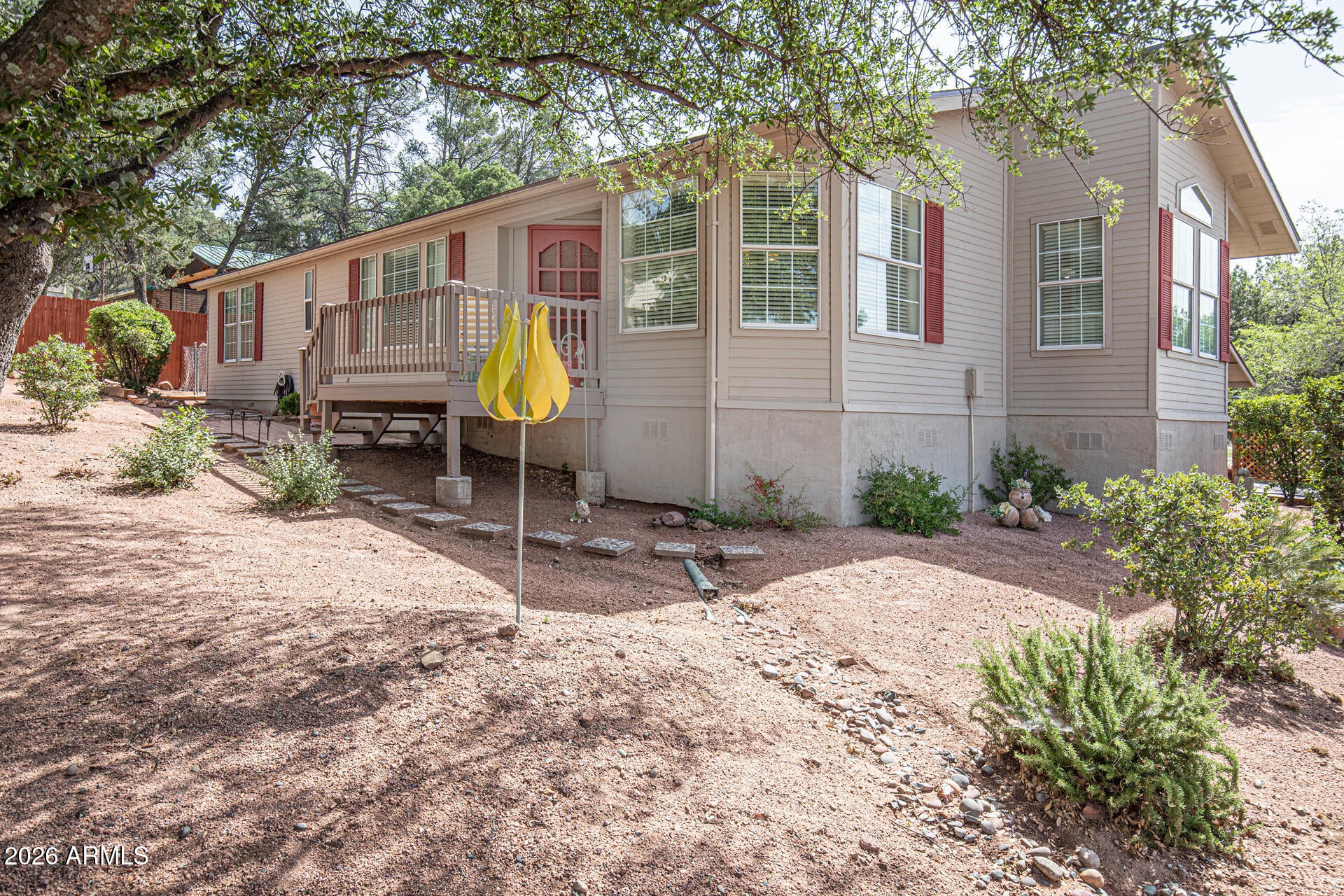 2001 N MURCHISON Circle
