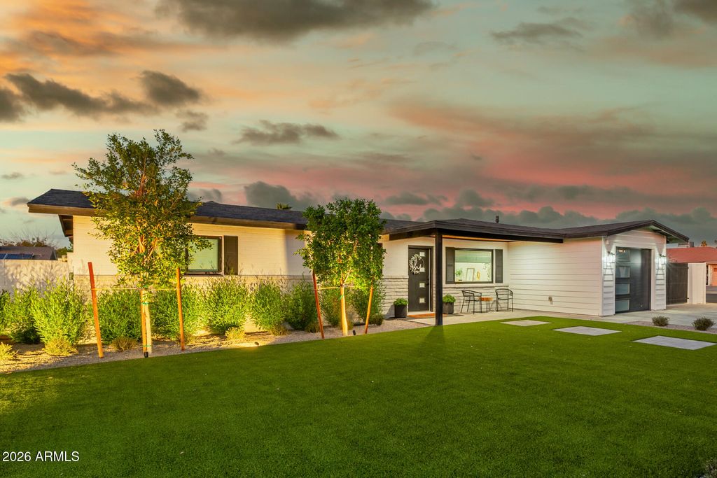 Photo of 260 E Bruce Avenue, Gilbert, AZ 85234 (MLS # 6968752)