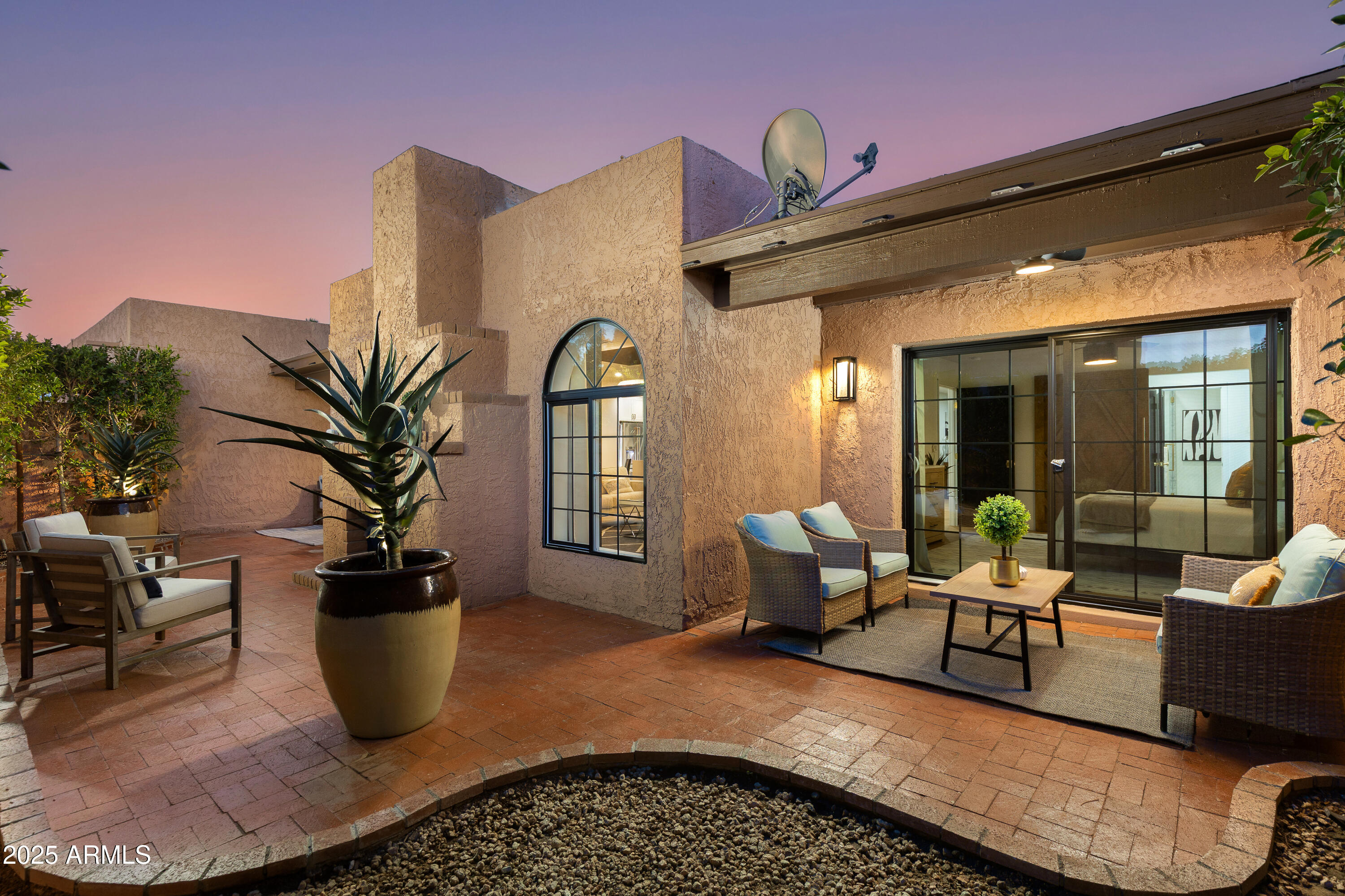 7710 N VIA DE FONDA Street