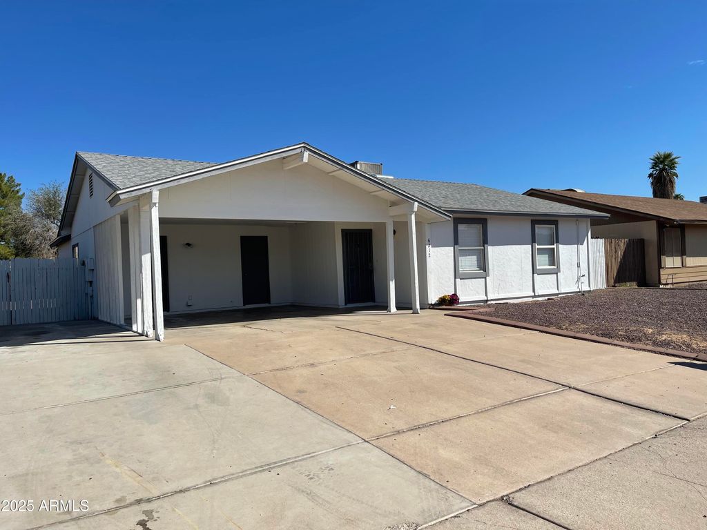 Photo of 6212 W Tierra Buena Lane, Glendale, AZ 85306 (MLS # 6920483)