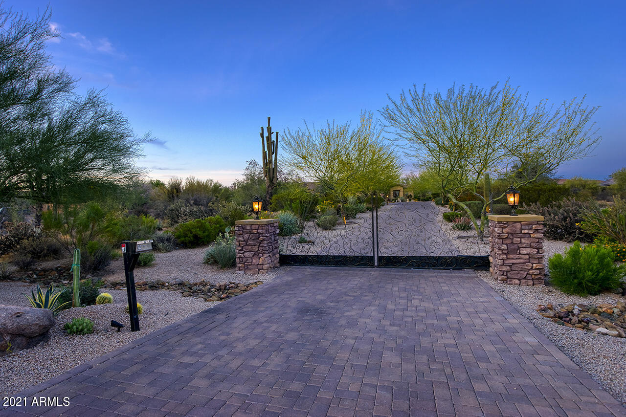 SAGUARO ESTATES - Residential