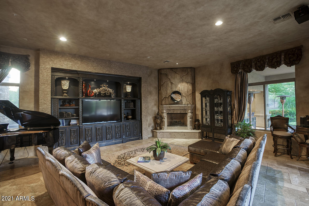 SAGUARO ESTATES - Residential