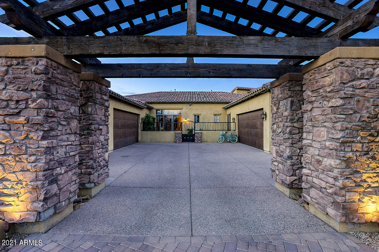SAGUARO ESTATES - Residential