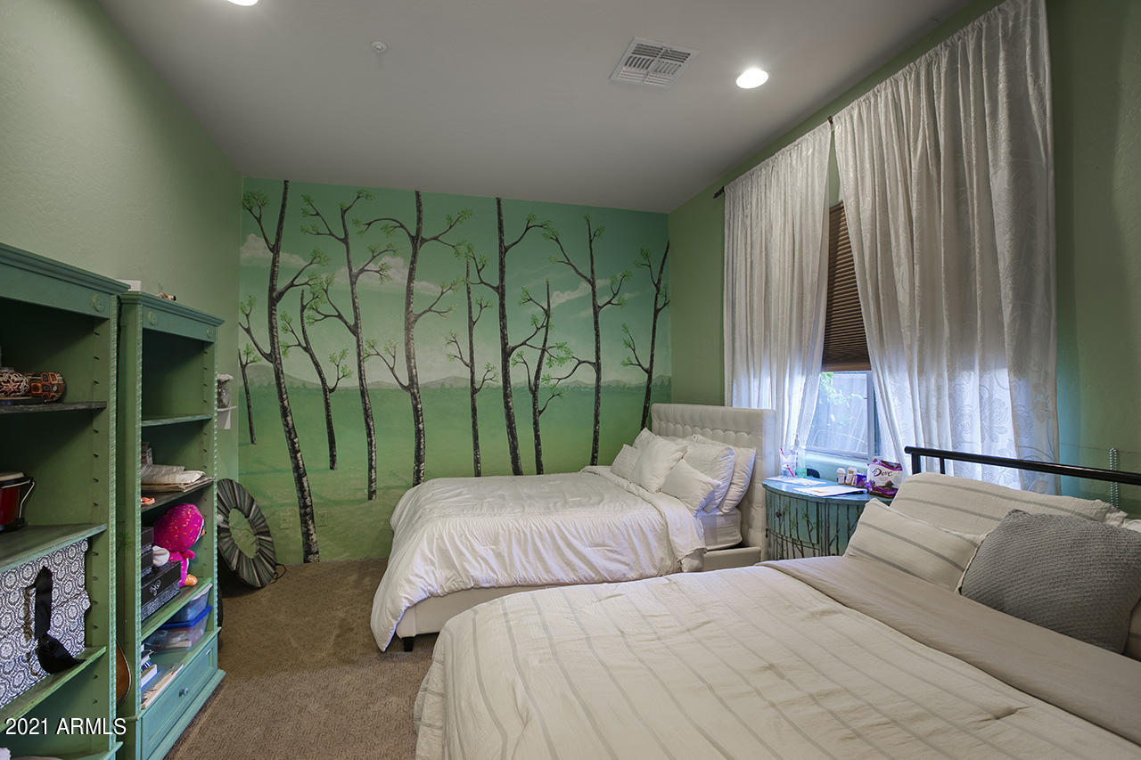 SAGUARO ESTATES - Residential