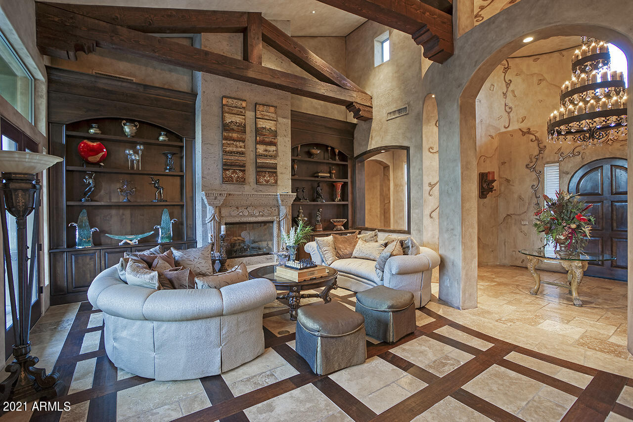 SAGUARO ESTATES - Residential