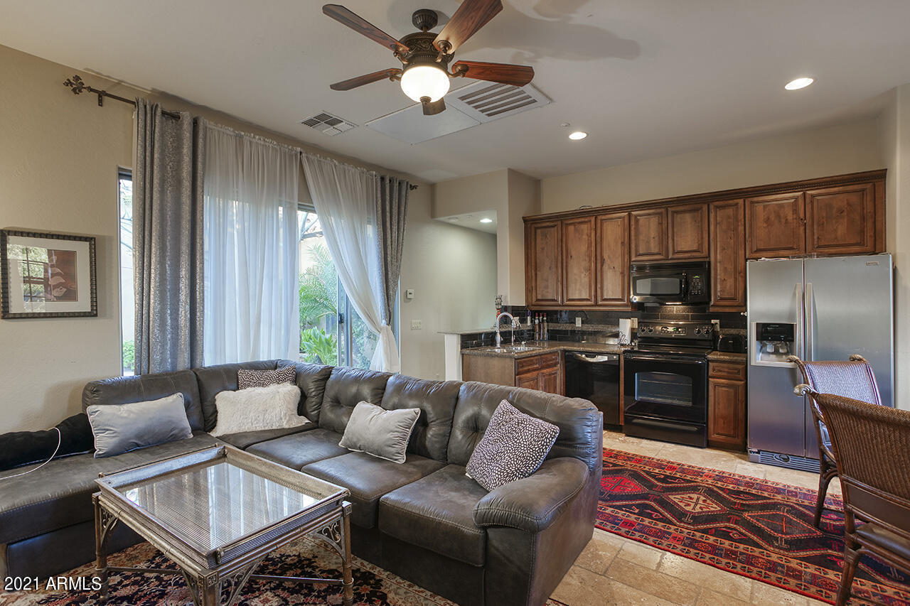 SAGUARO ESTATES - Residential
