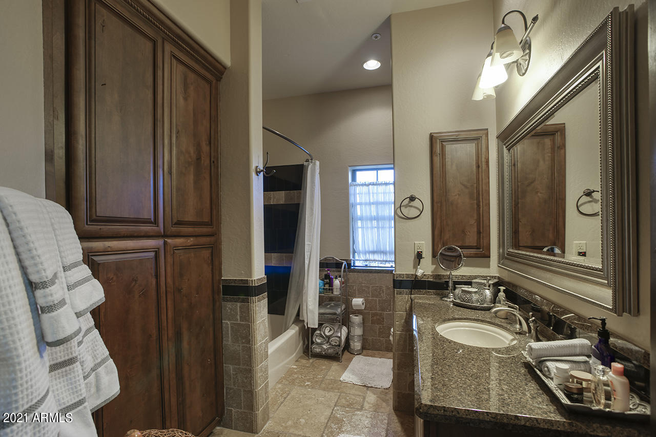 SAGUARO ESTATES - Residential