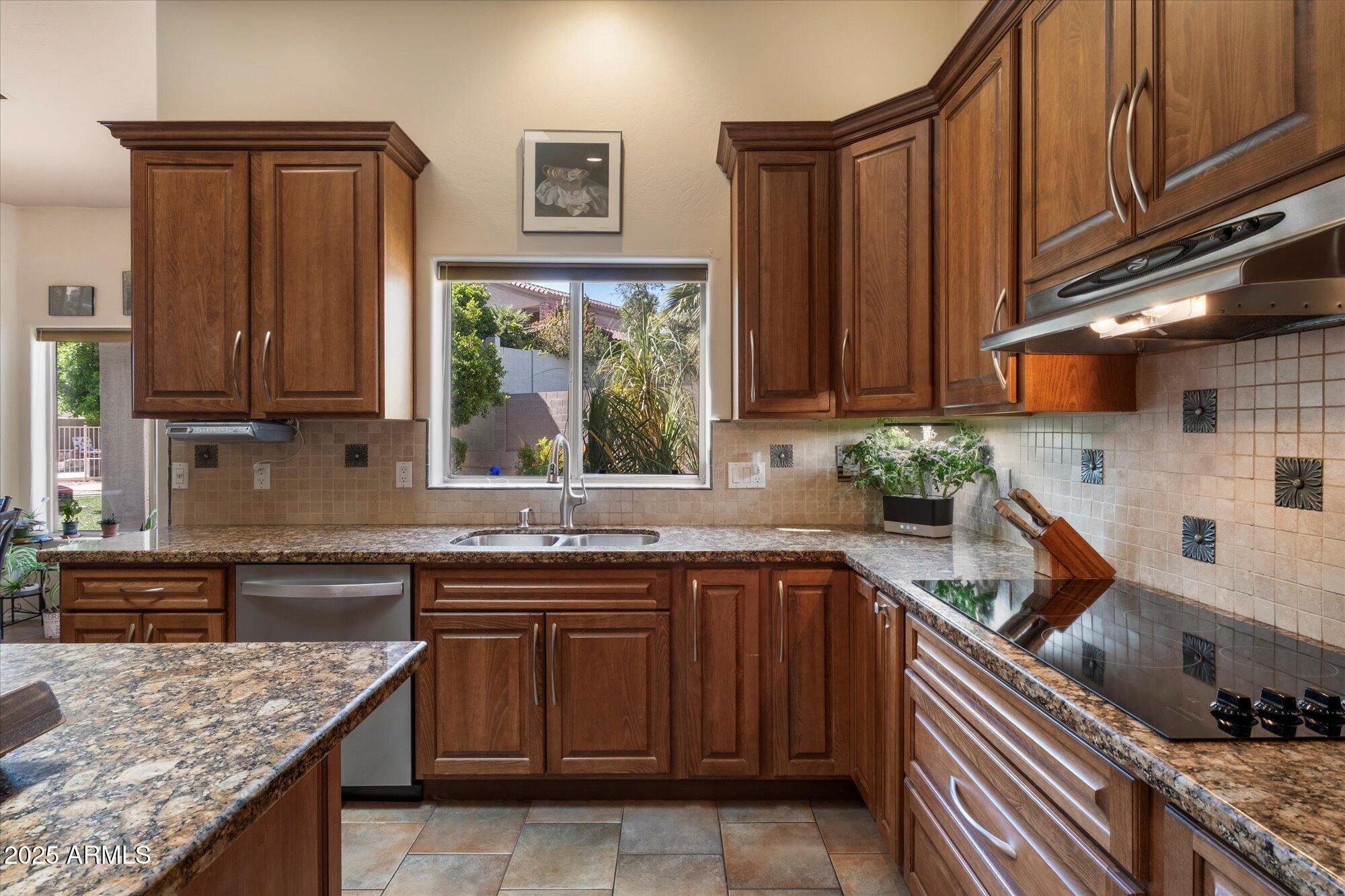 Phoenix, Arizona 85022, United States, 5 Bedrooms Bedrooms, ,3 BathroomsBathrooms,Residential,Active,132500