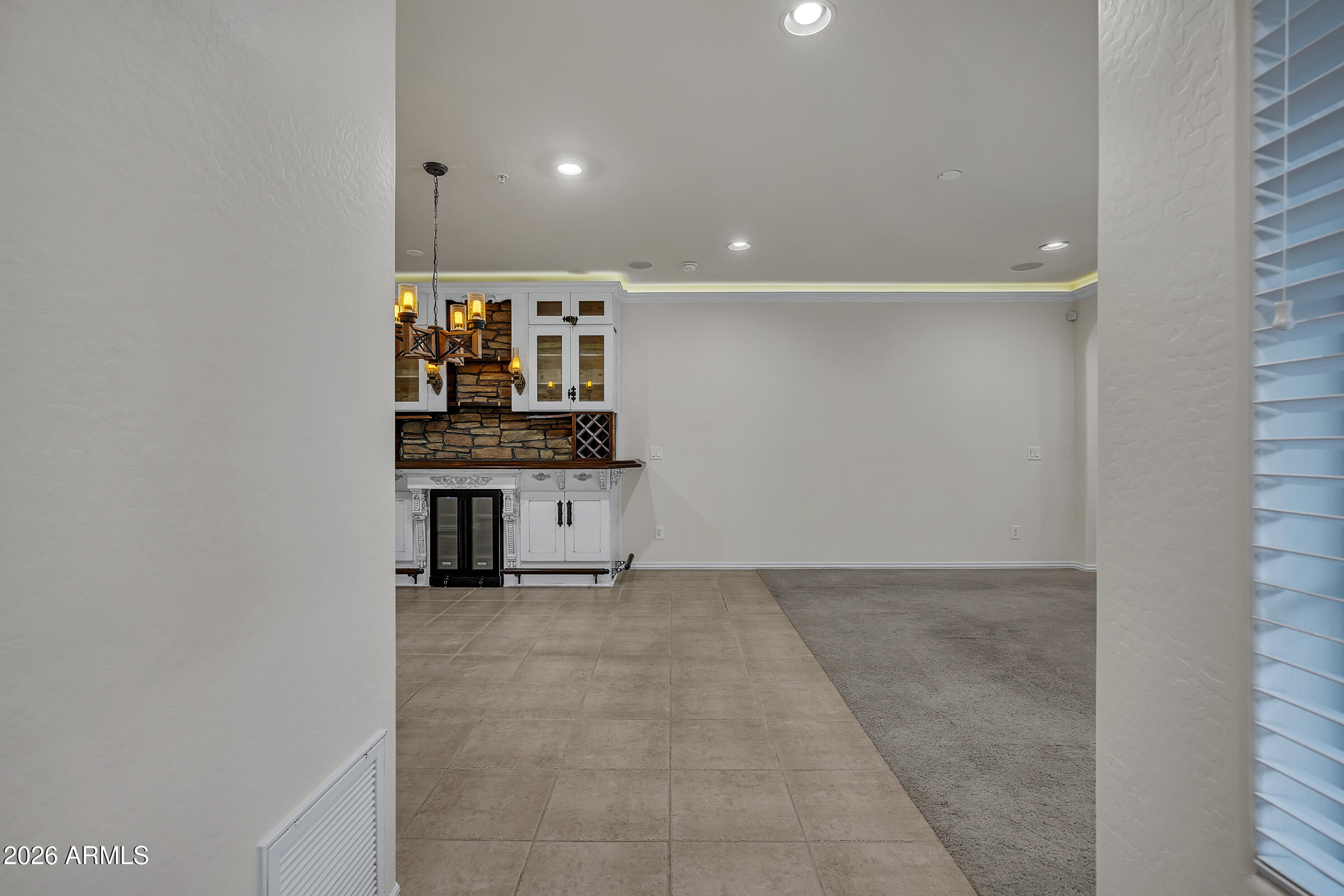 3935 E ROUGH RIDER Road 1250