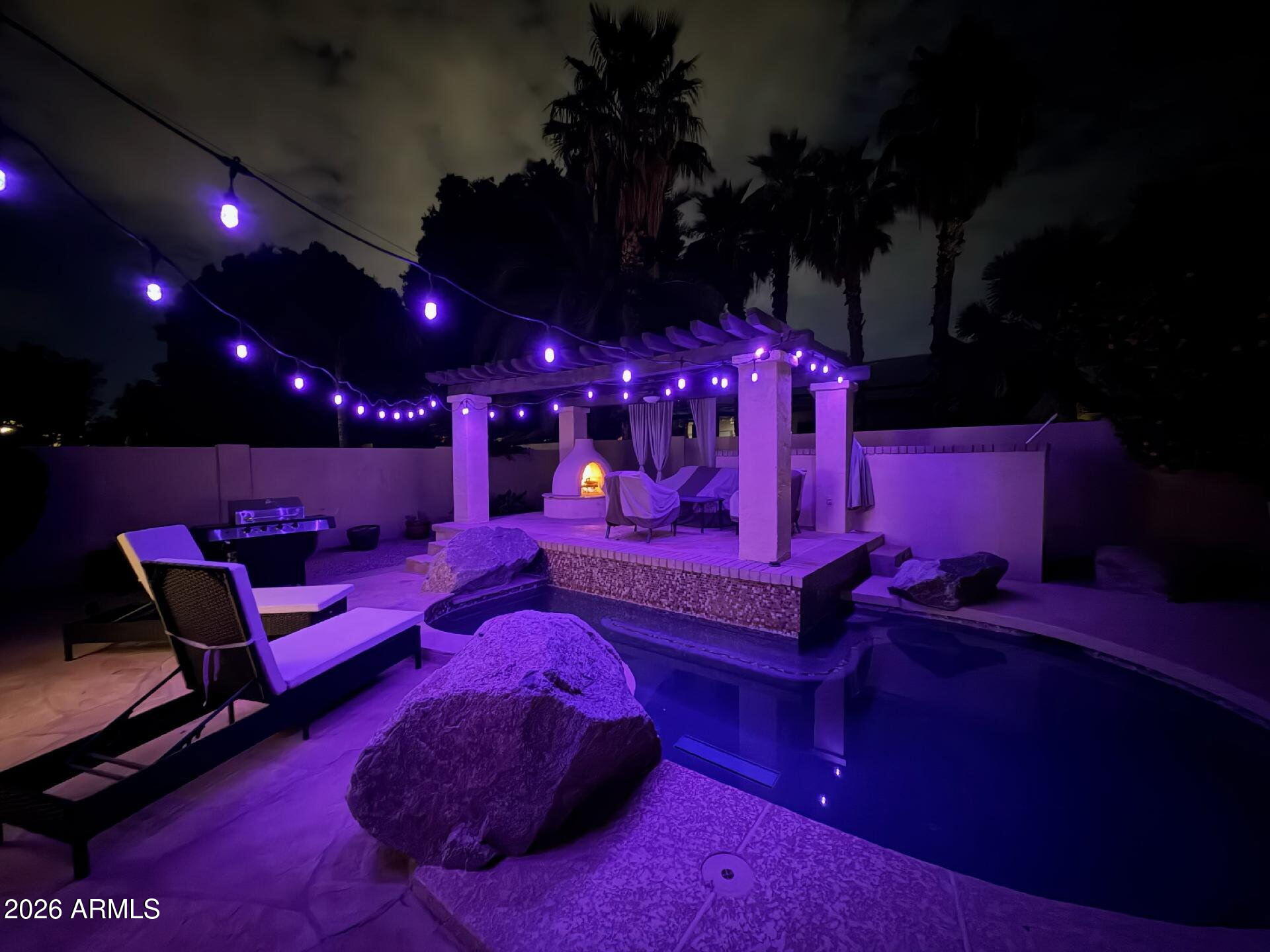 318 W Campo Bello Drive