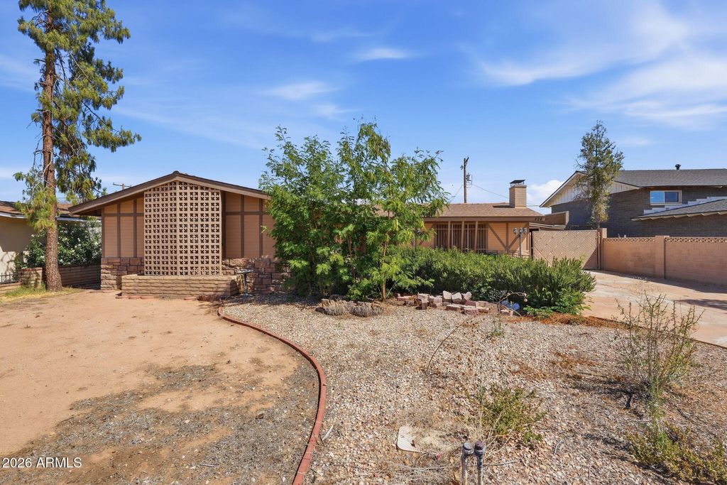 Photo of 224 E La Jolla Drive, Tempe, AZ 85282 (MLS # 7021857)