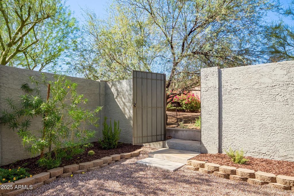 Photo of 5868 N 81st Street, Scottsdale, AZ 85250 (MLS # 6934772)