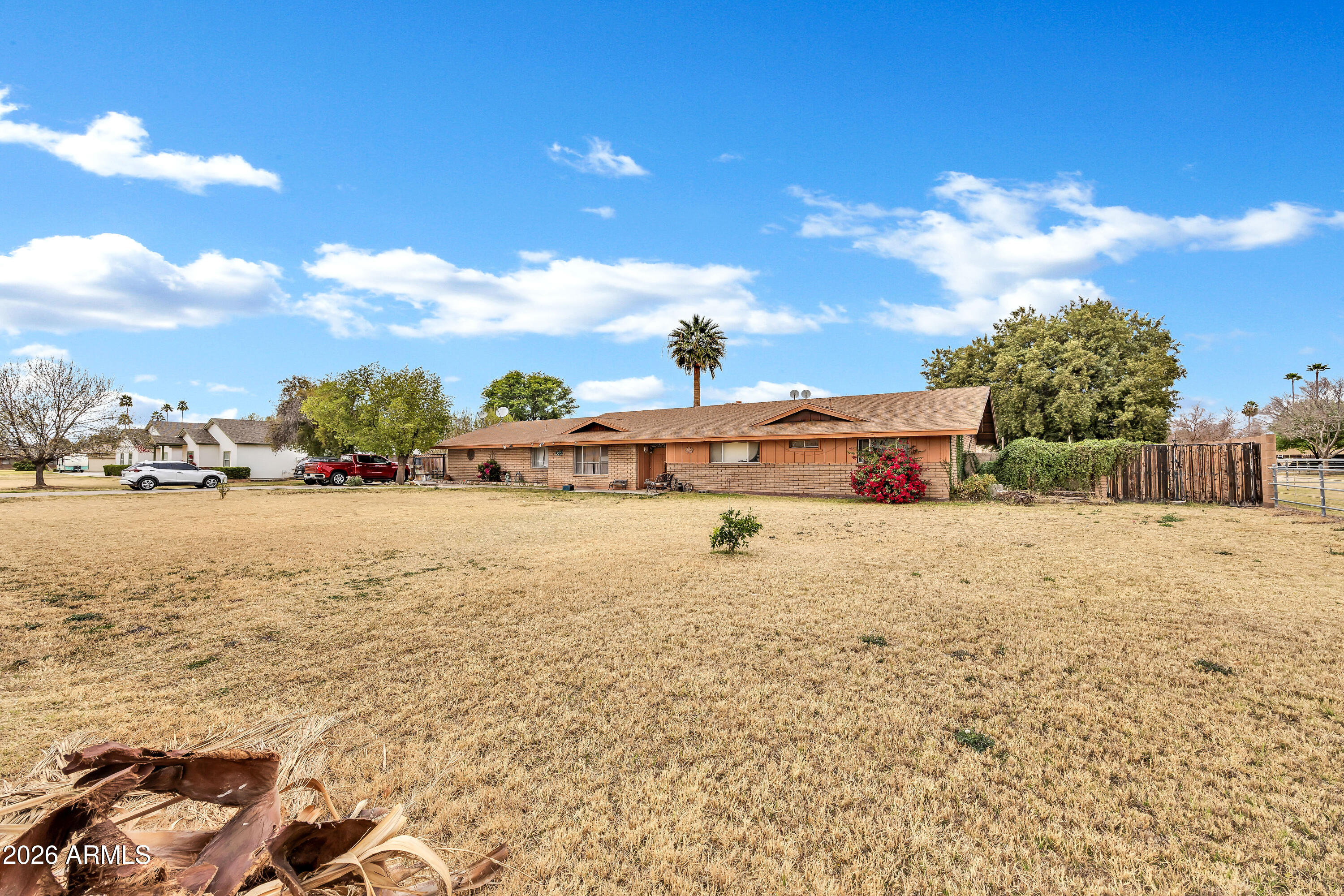 5228 W MCNEIL Street