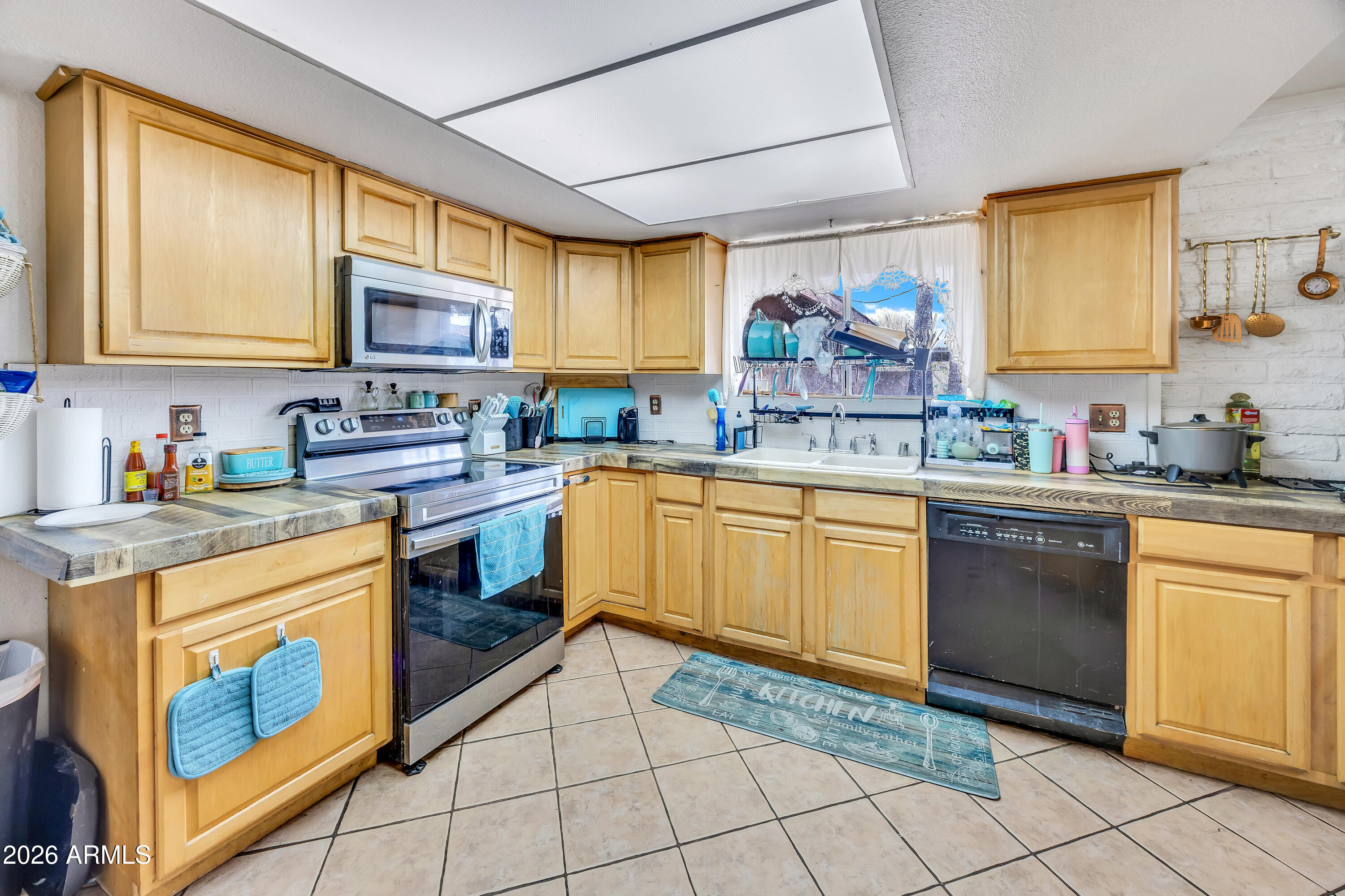 5228 W MCNEIL Street