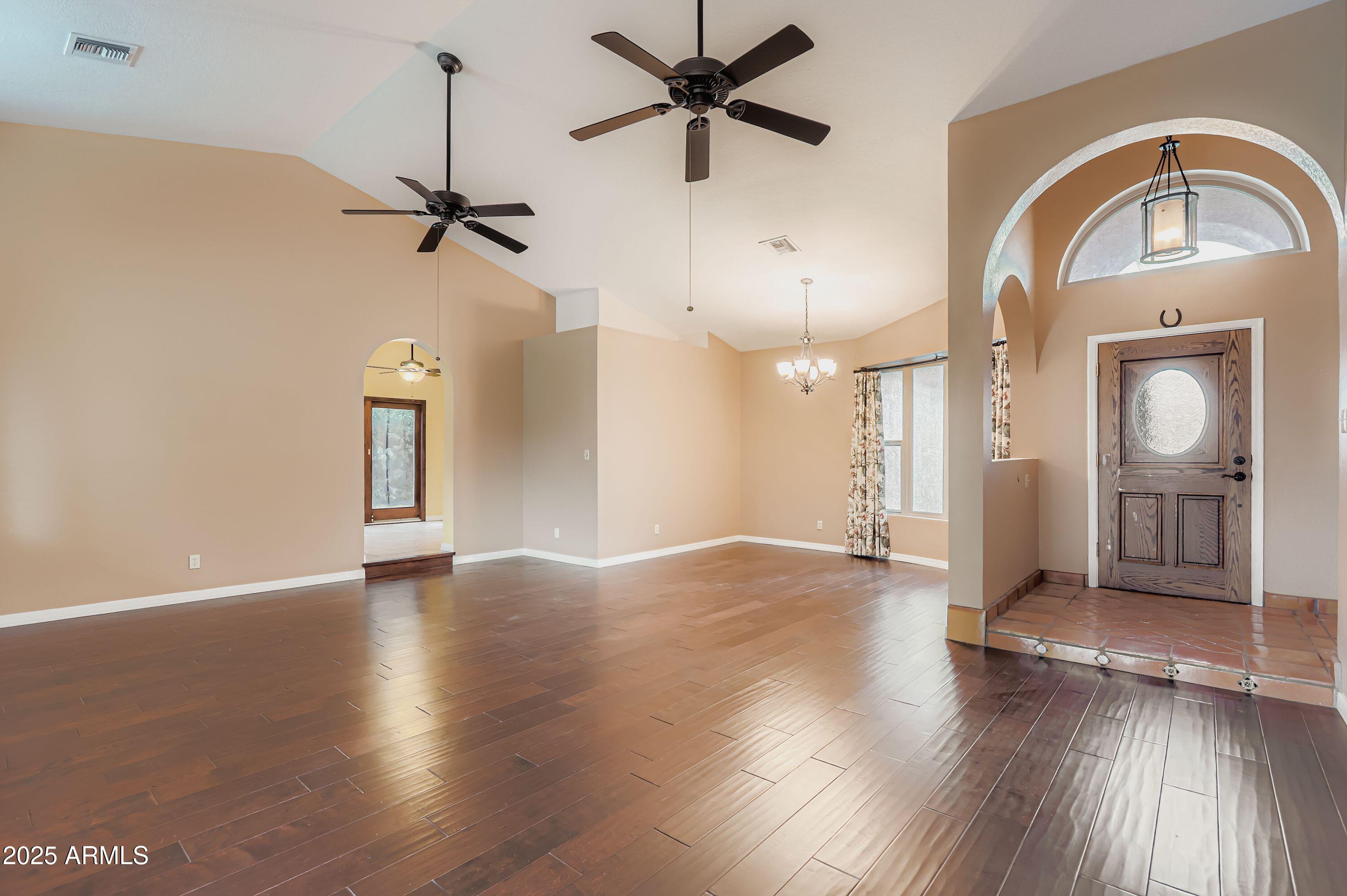 465 E HALIFAX Street