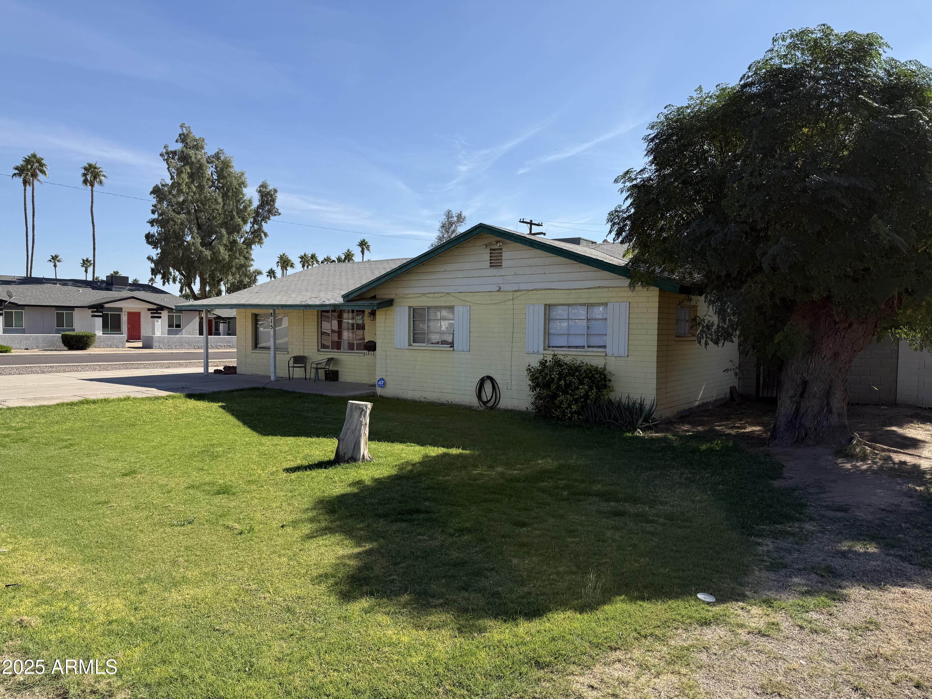 815 E JACKSON Avenue