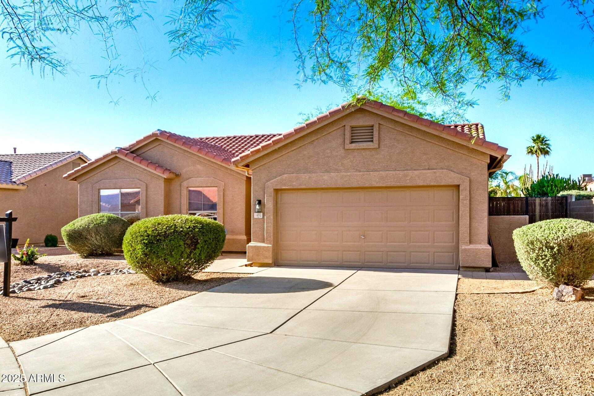 1492 E WESTCHESTER Drive