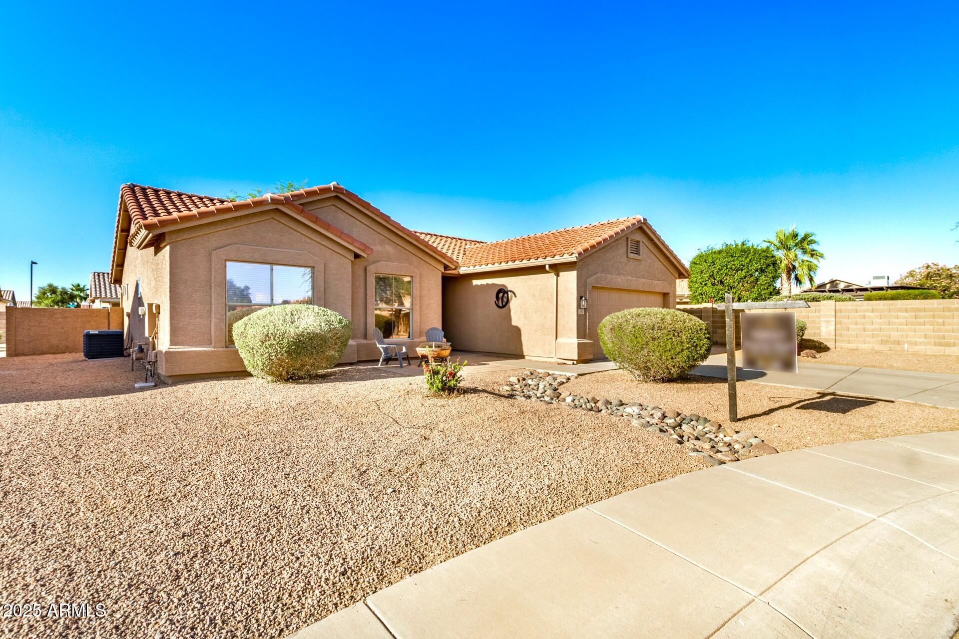 1492 E WESTCHESTER Drive
