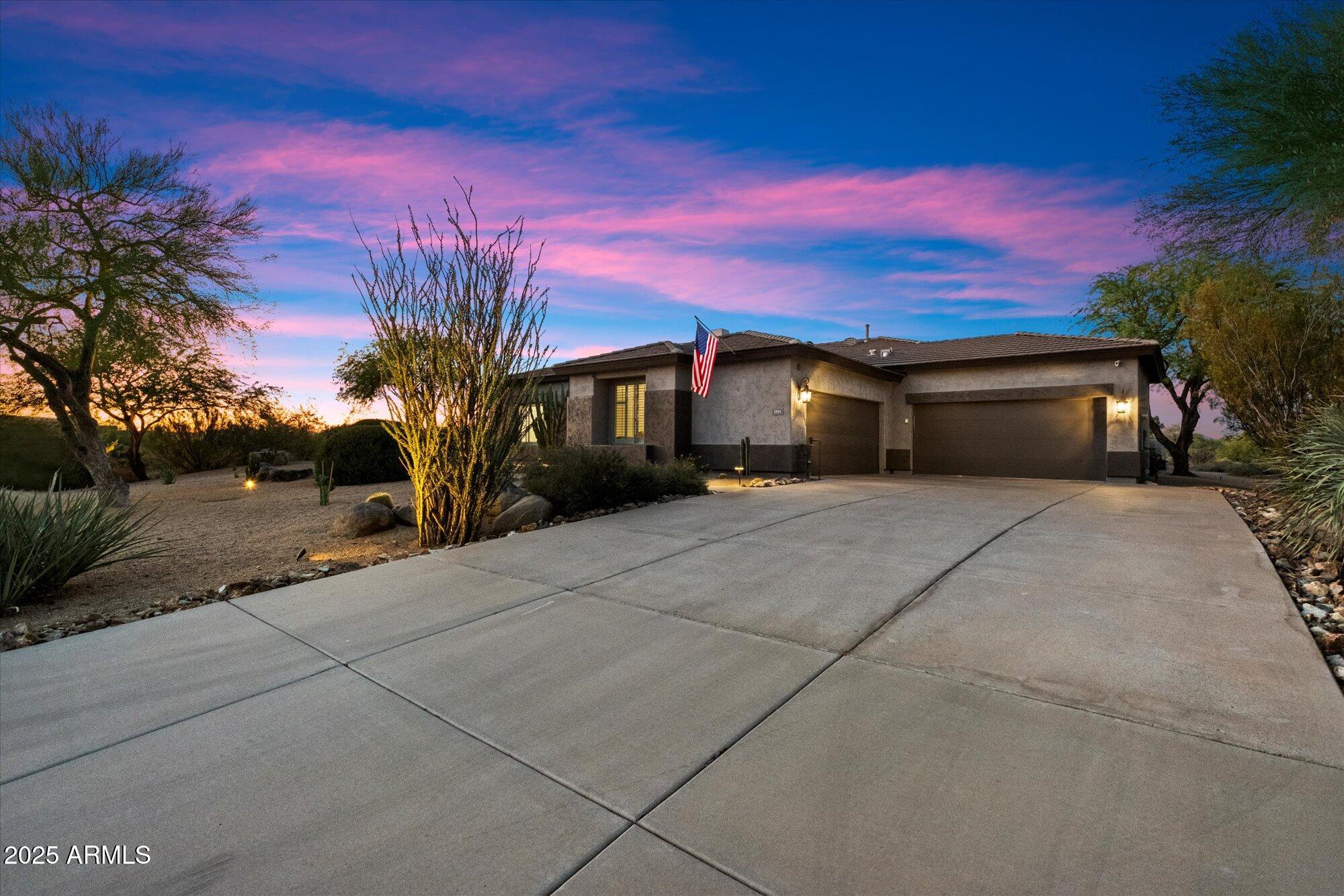 5694 E GREYTHORN Drive