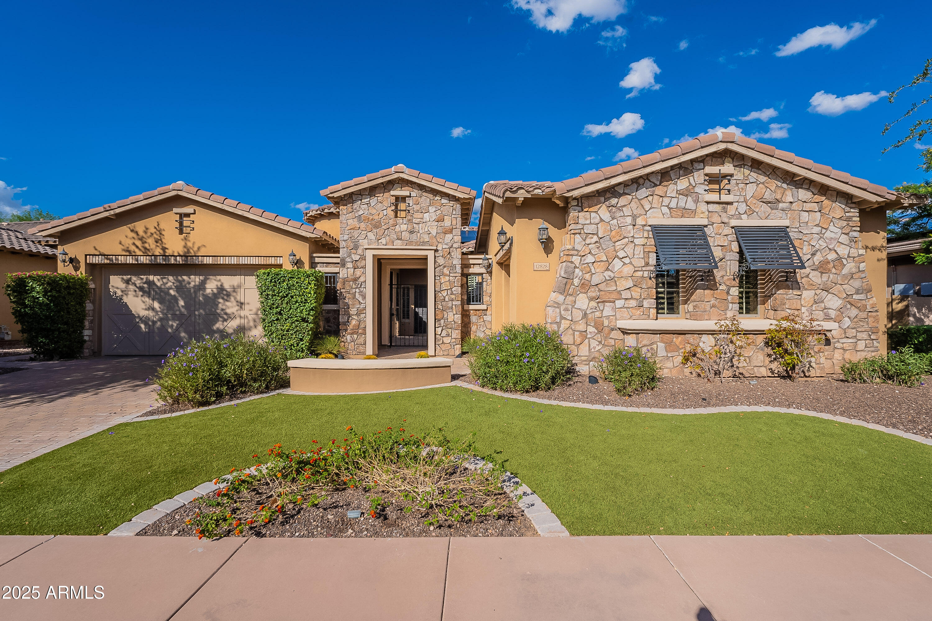 12828 W OYER Lane