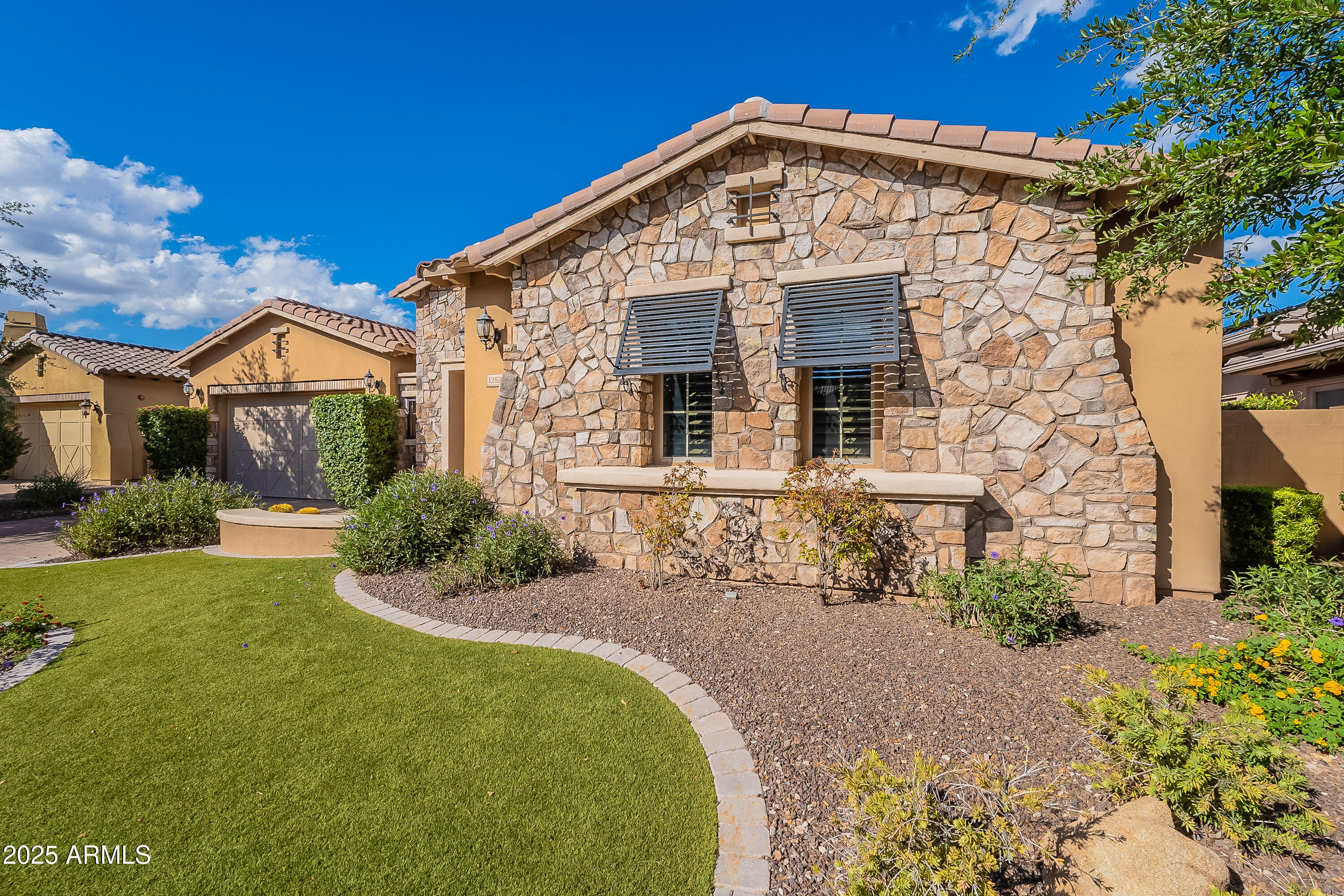 12828 W OYER Lane