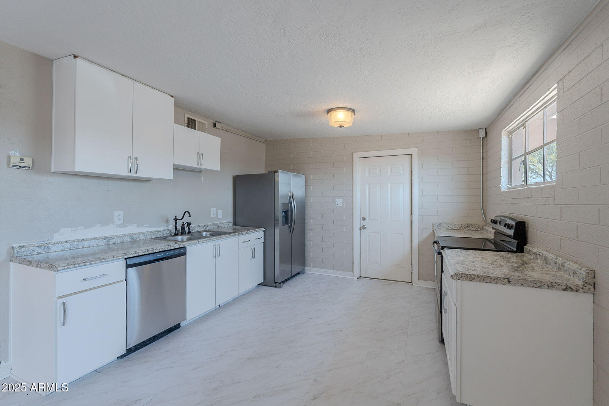 3946 W MONTE VISTA Road