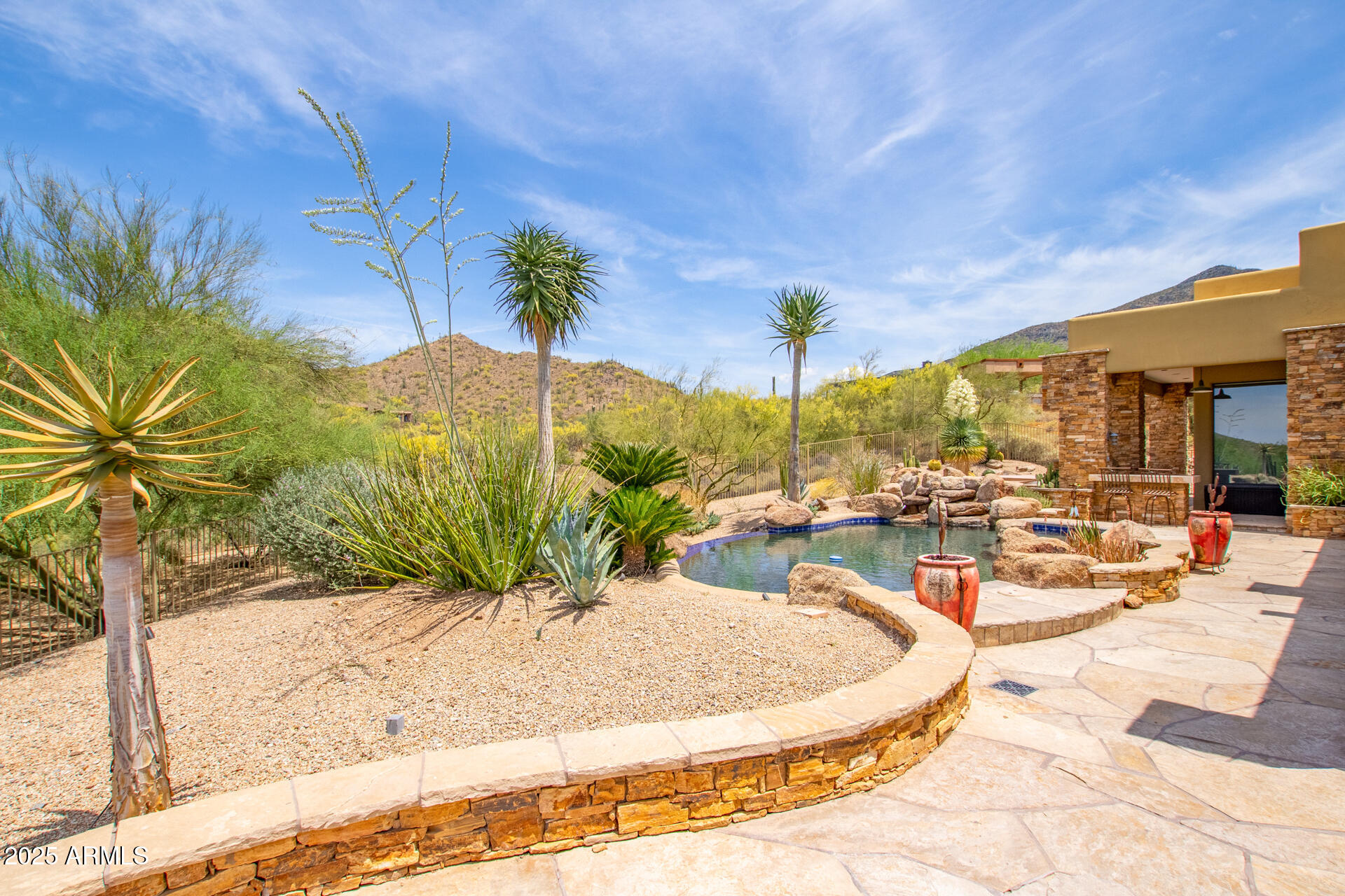 36092 N SUMMIT Drive
