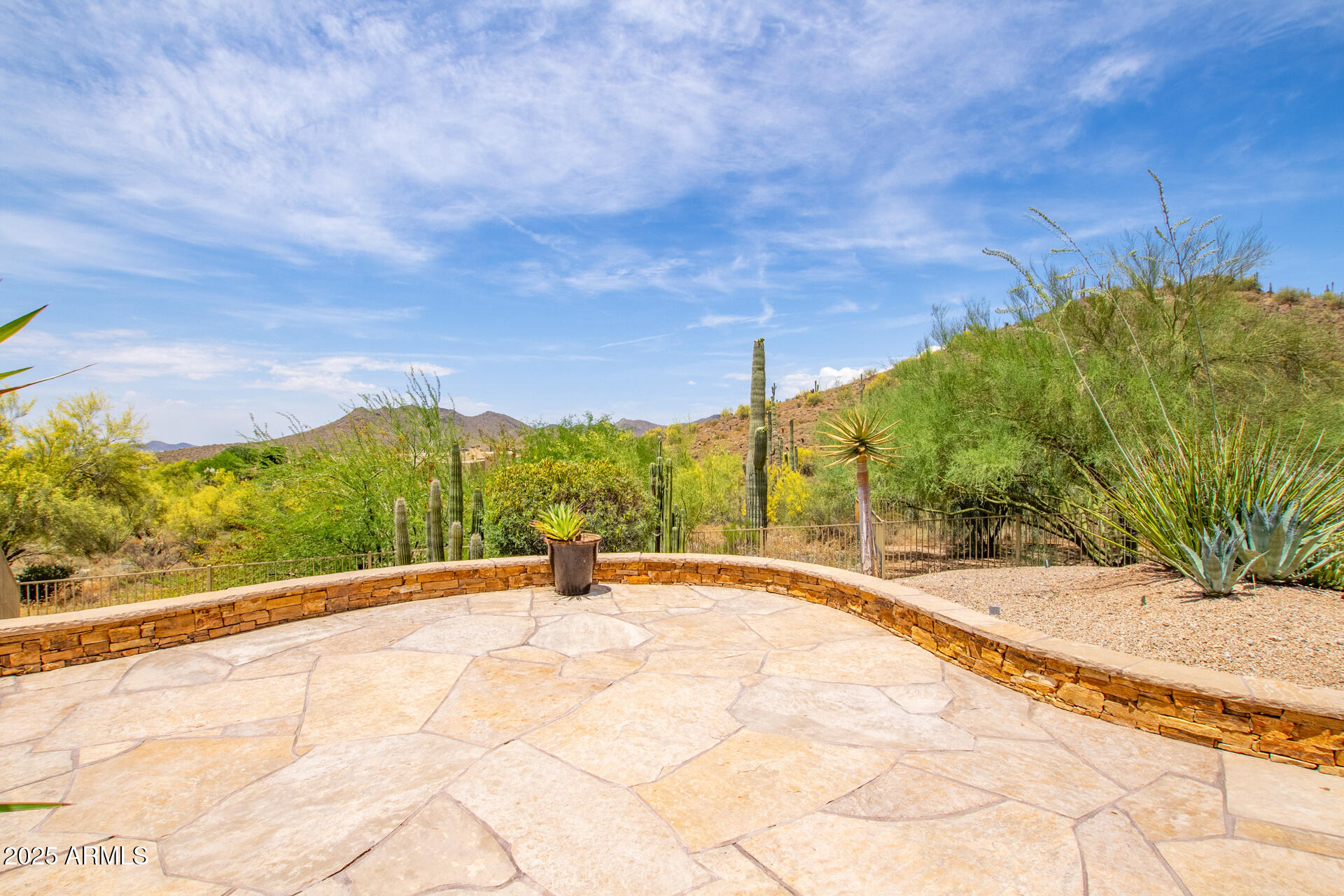 36092 N SUMMIT Drive