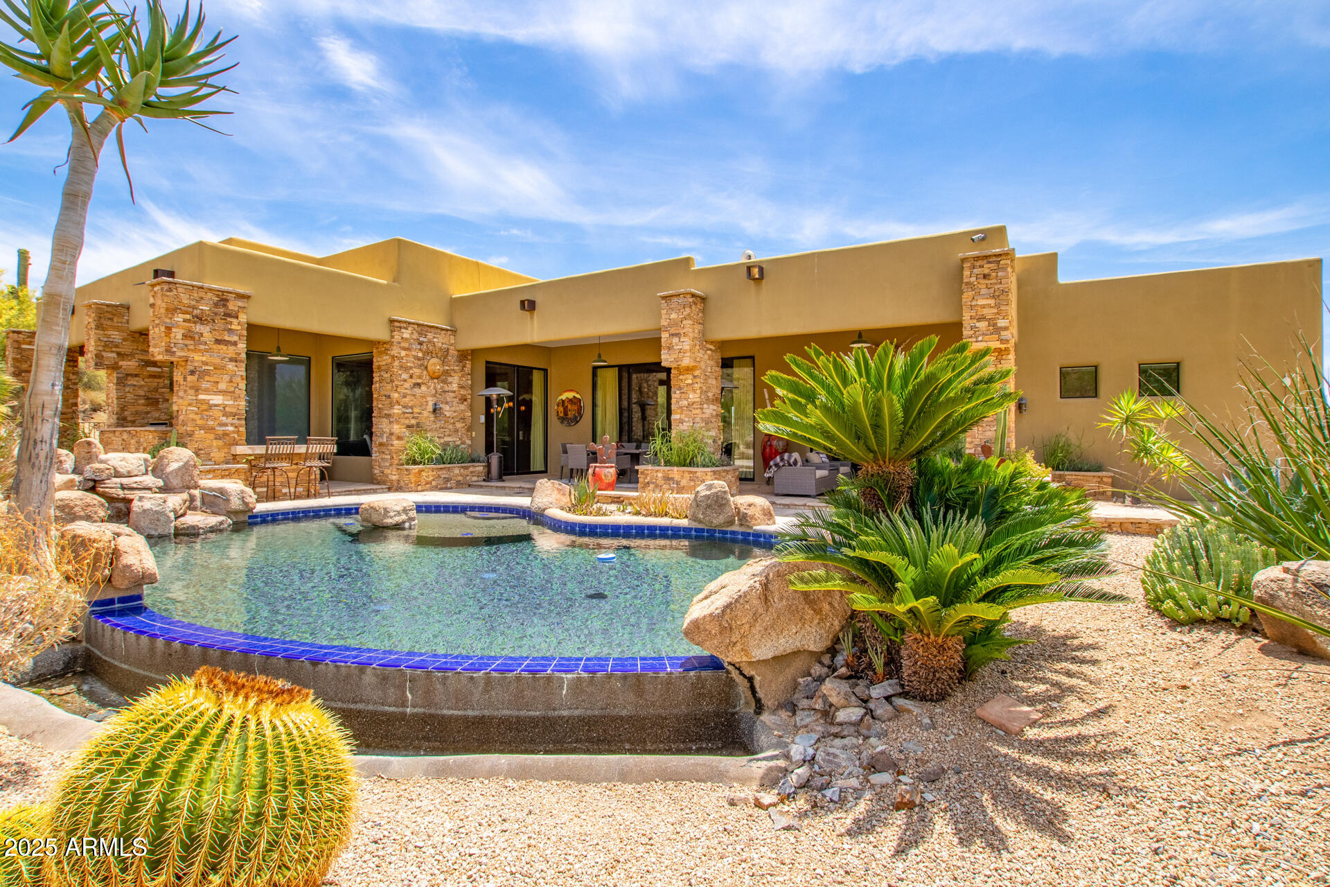 36092 N SUMMIT Drive