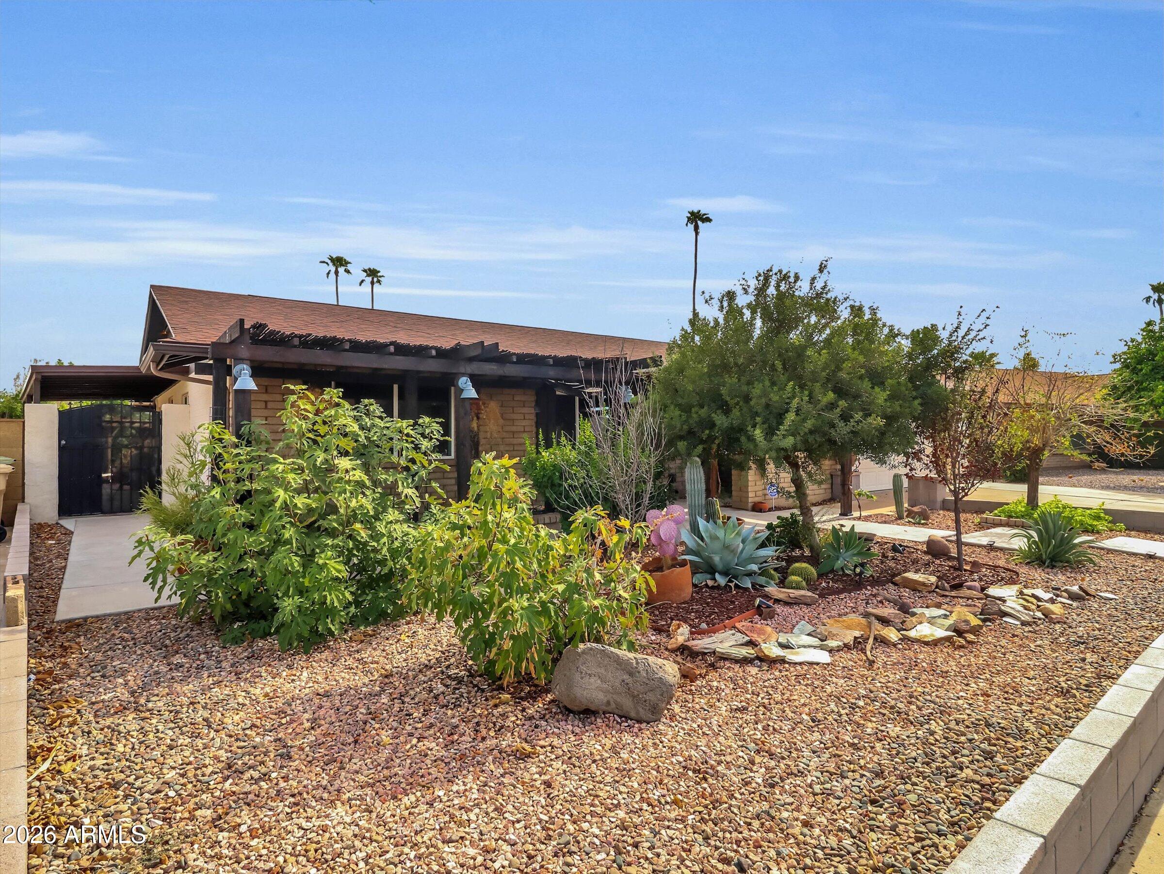 5019 W CAROL Avenue